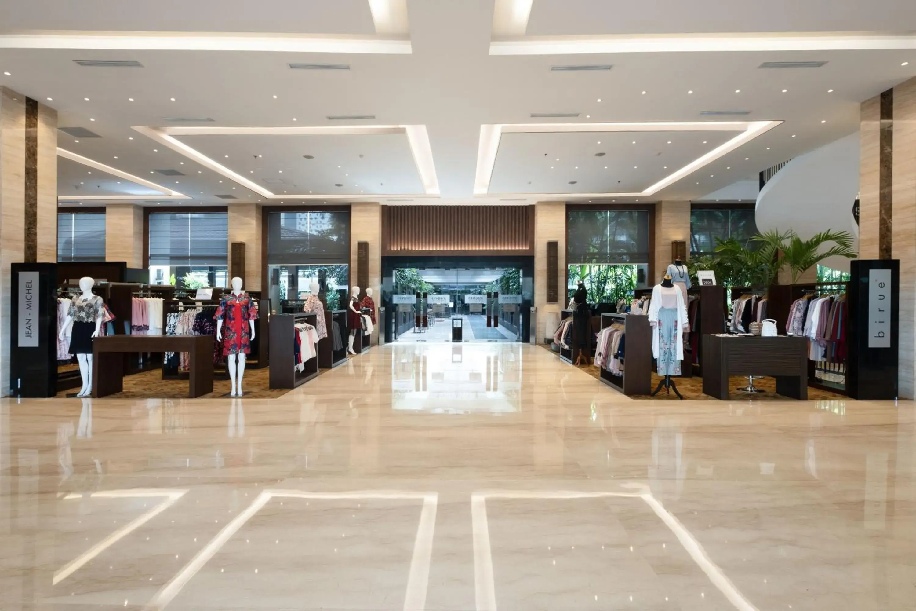 Lobby or reception in Eastparc Hotel Yogyakarta Lobby or reception in Eastparc Hotel Yogyakarta