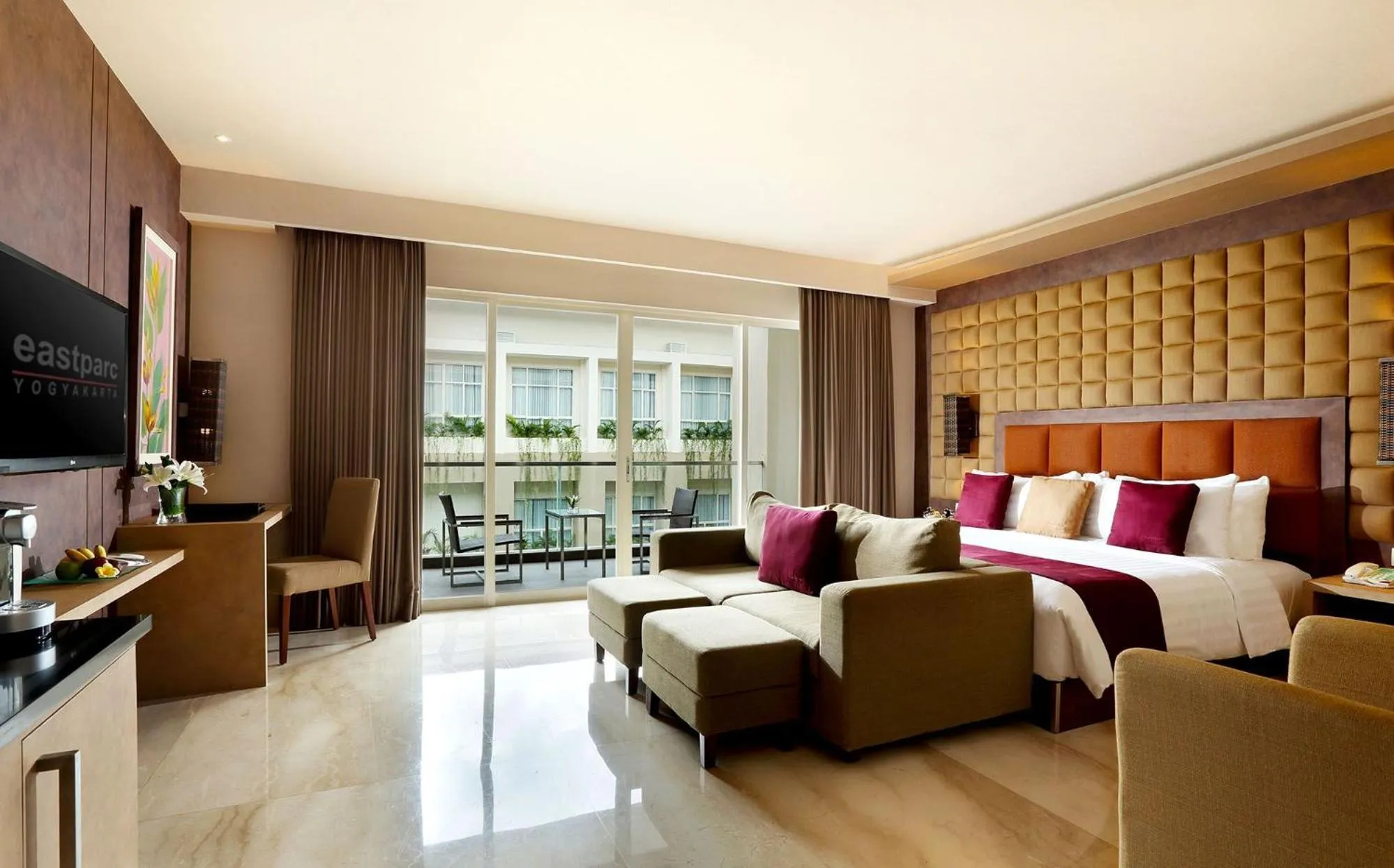Bedroom in Eastparc Hotel Yogyakarta