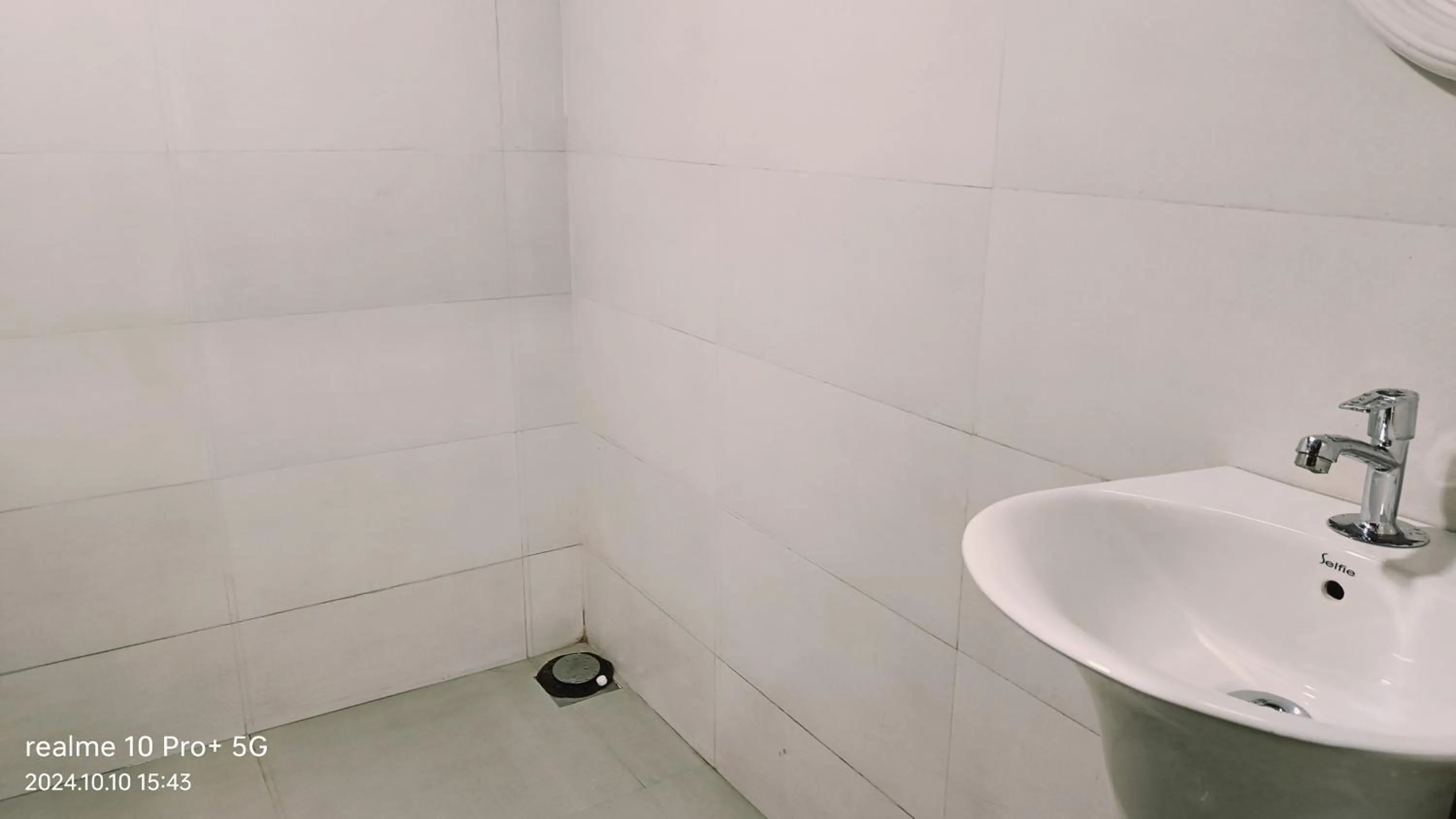 Bathroom in Ripples Backwater Resort, Kollam