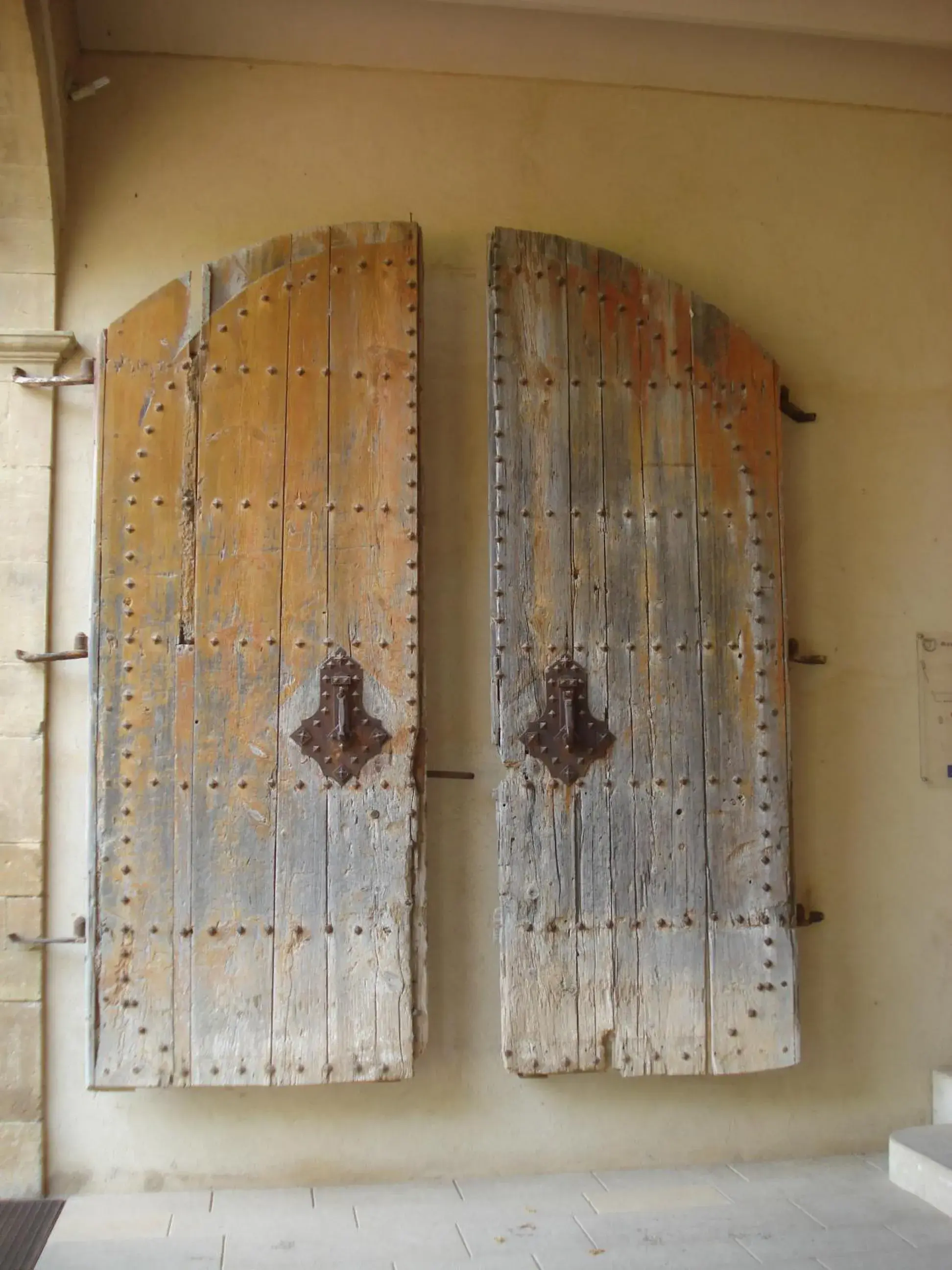 Property building in Monestir de Les Avellanes Property building in Monestir de Les Avellanes