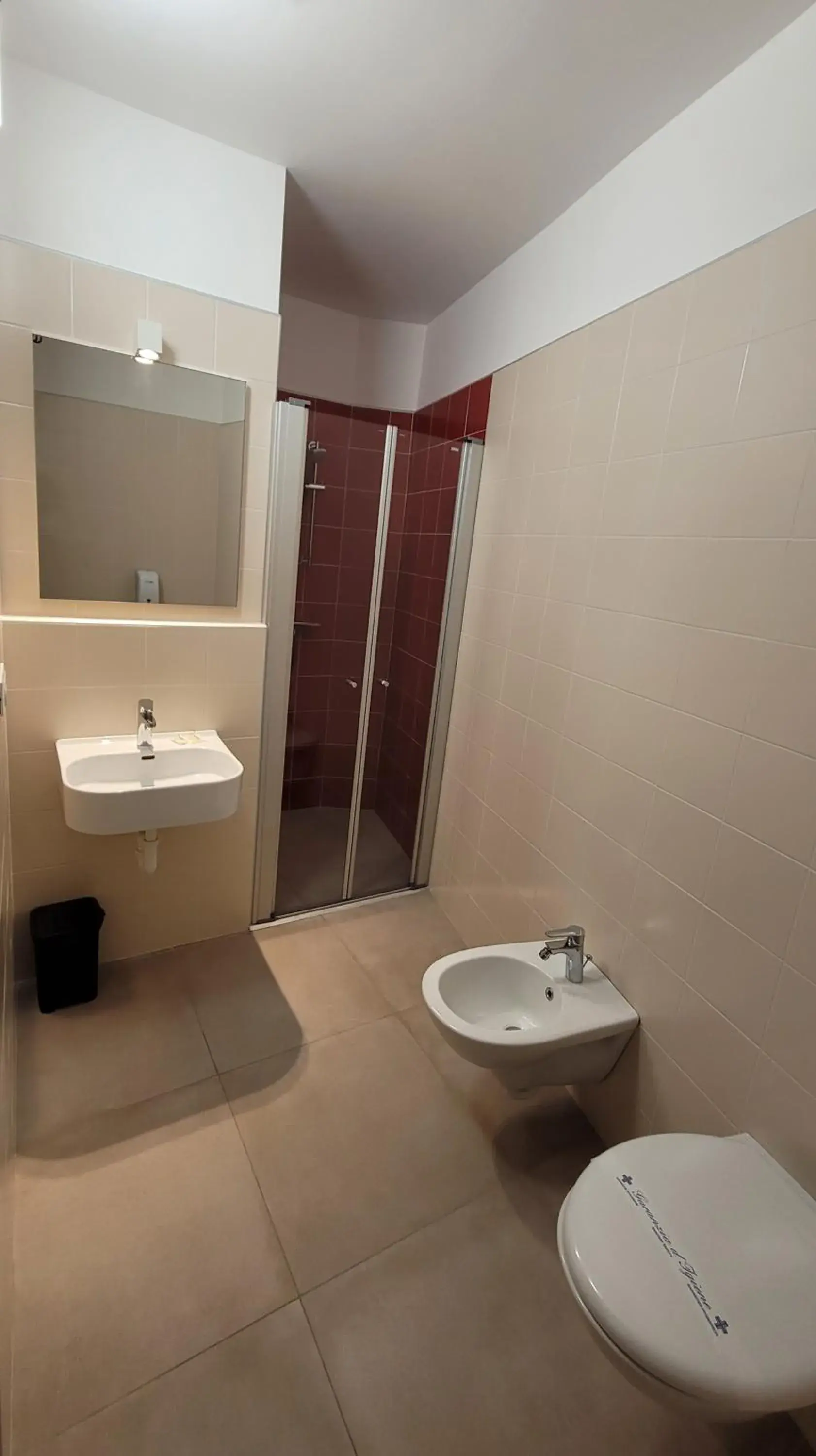 Twin Room with Private External Bathroom in Ostello di Vicenza Twin Room with Private External Bathroom in Ostello di Vicenza