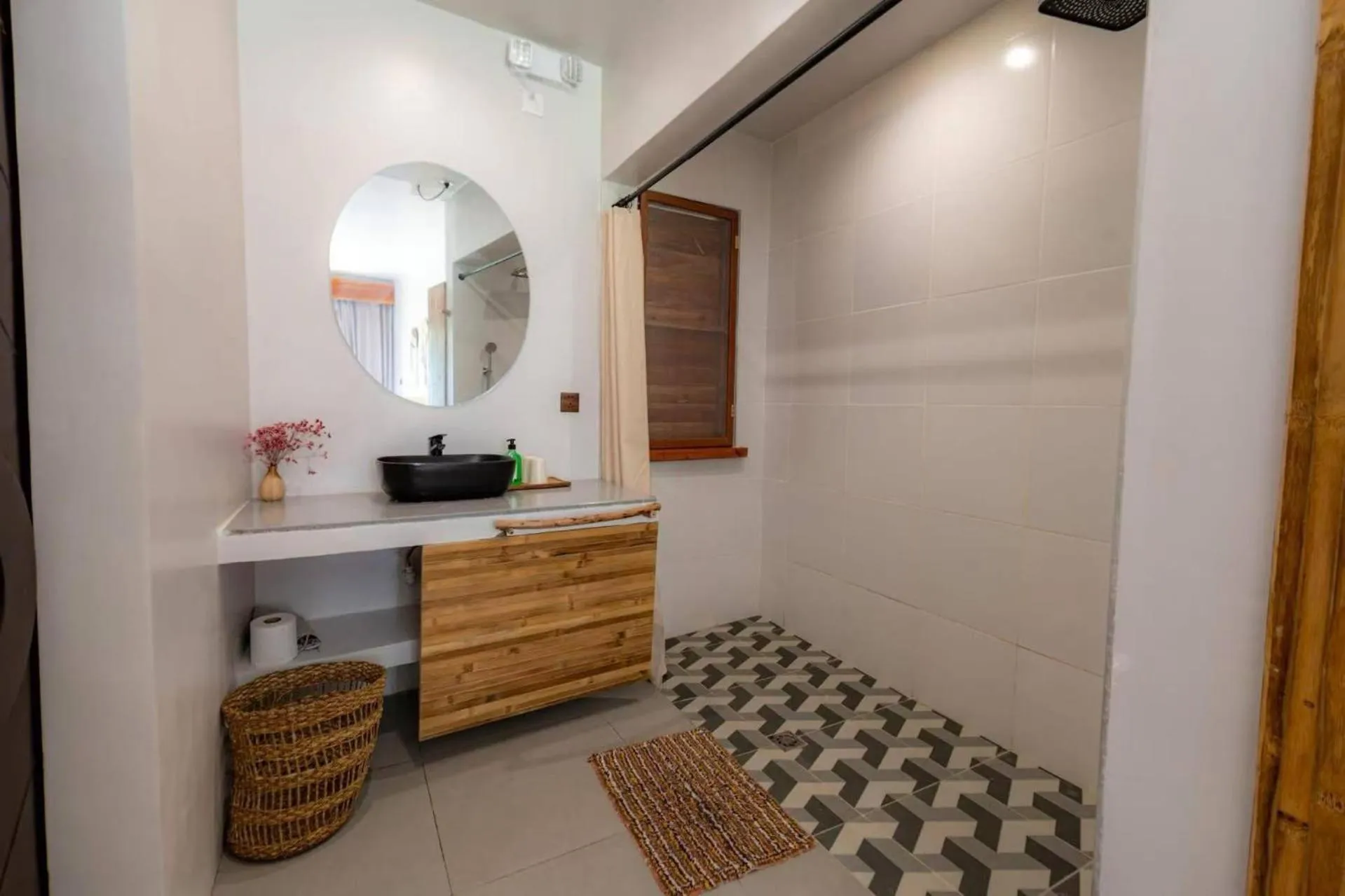 Bathroom in E-Fun Dive Resort