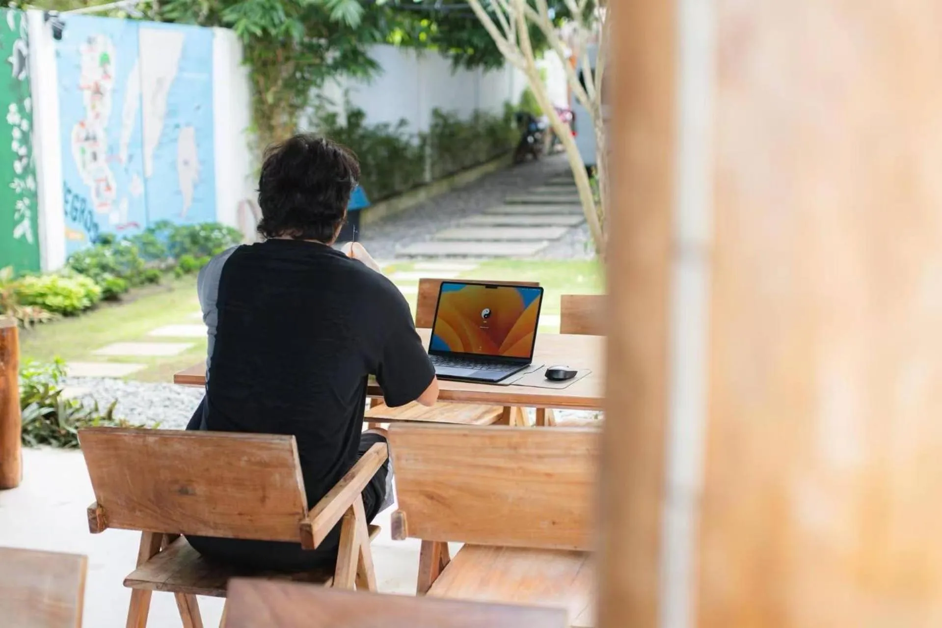 Restaurant/places to eat in E-Fun Dive Resort