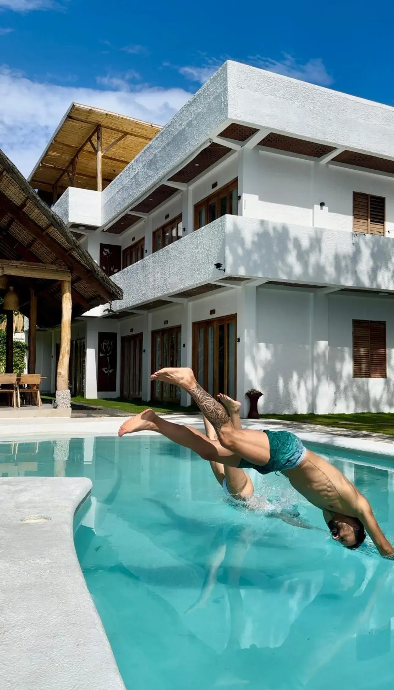 Swimming pool in E-Fun Dive Resort Swimming pool in E-Fun Dive Resort