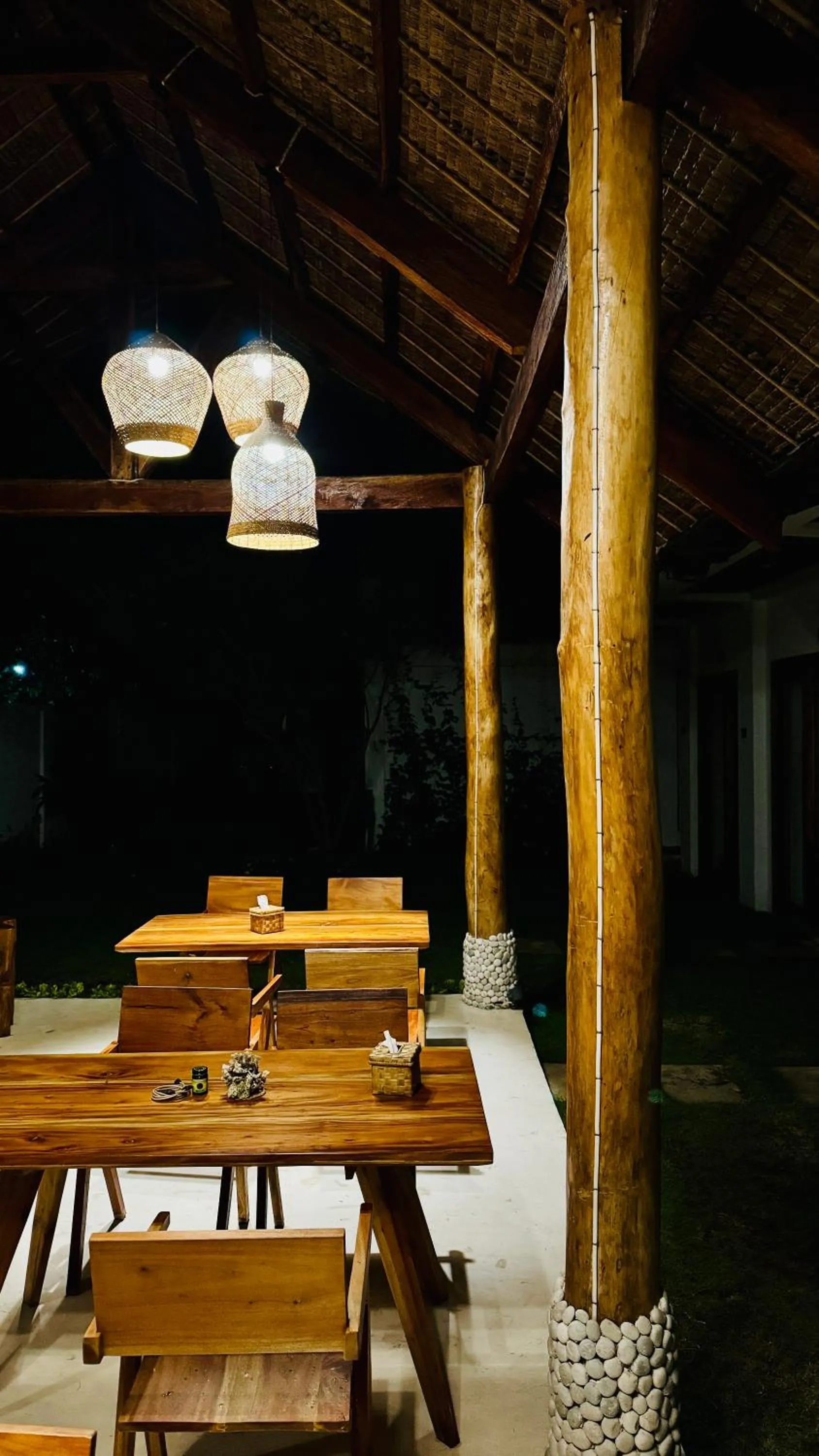 Restaurant/places to eat in E-Fun Dive Resort