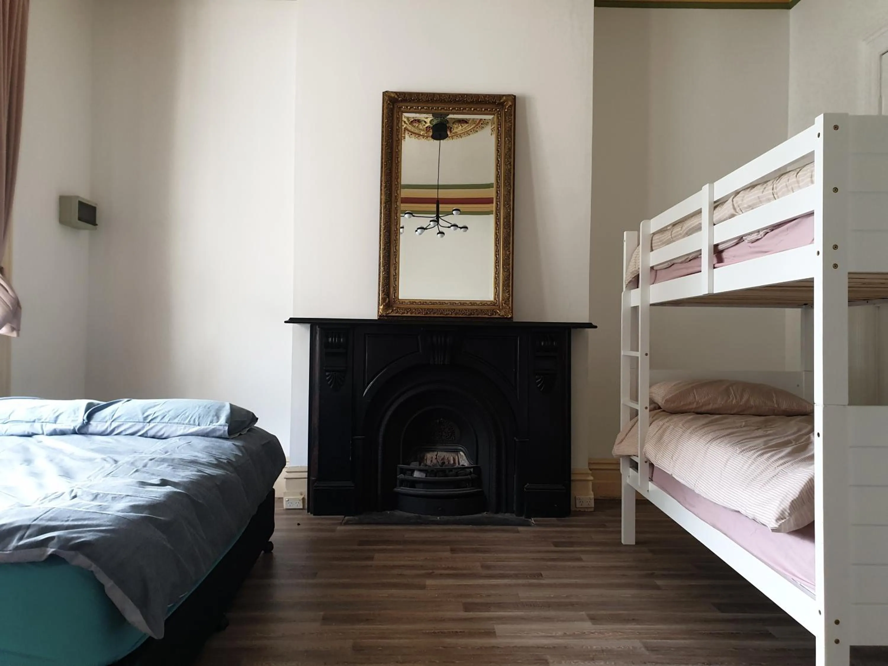 Bed in Fitzroy Private Rooms - 132 Nicholson Homestay