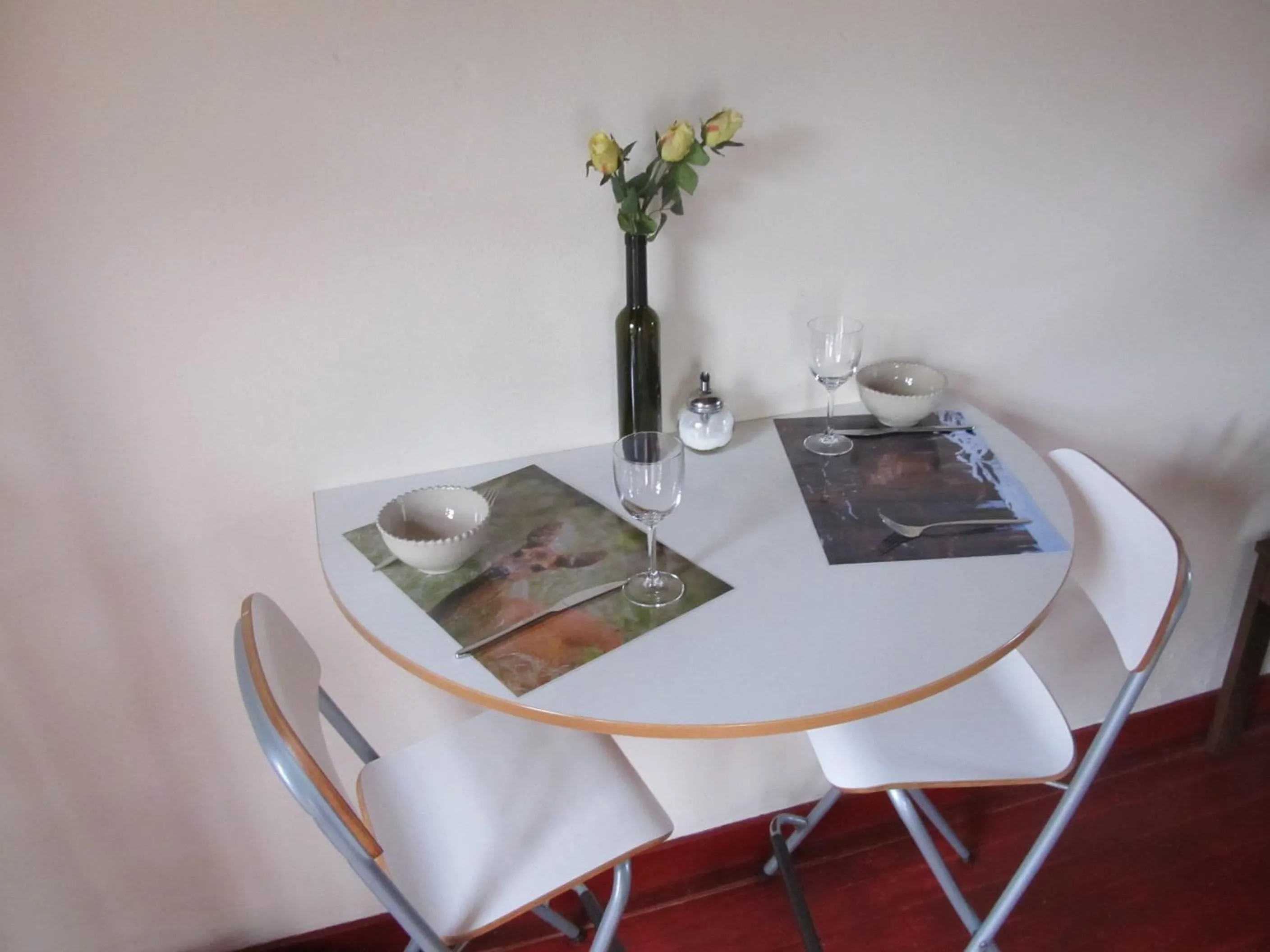 Dining area in B&B Het Bakhuis