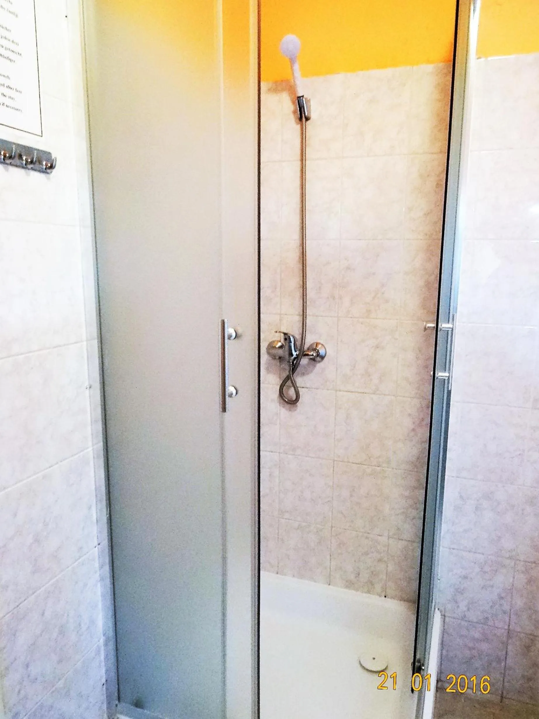 Shower in Hotel U dvou zlatých klíčů