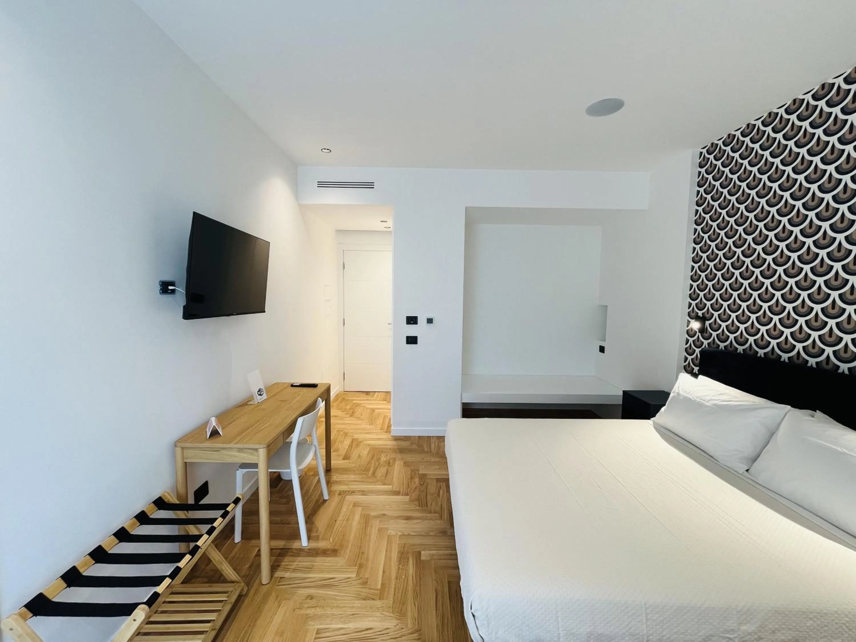 King Room with Pool View - single occupancy in Marina Boutique Rooms