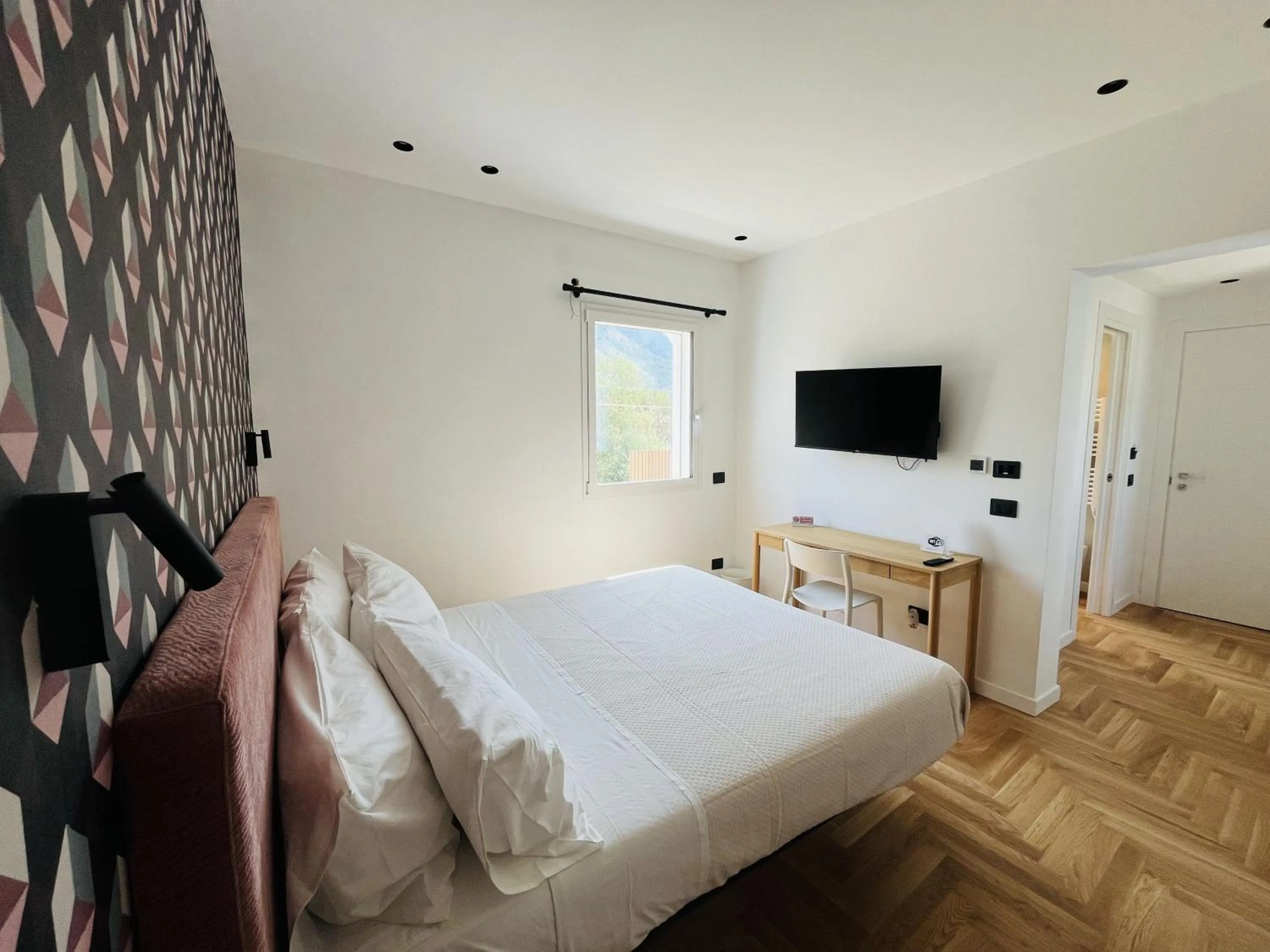 Double Room with Mountain View - single occupancy in Marina Boutique Rooms