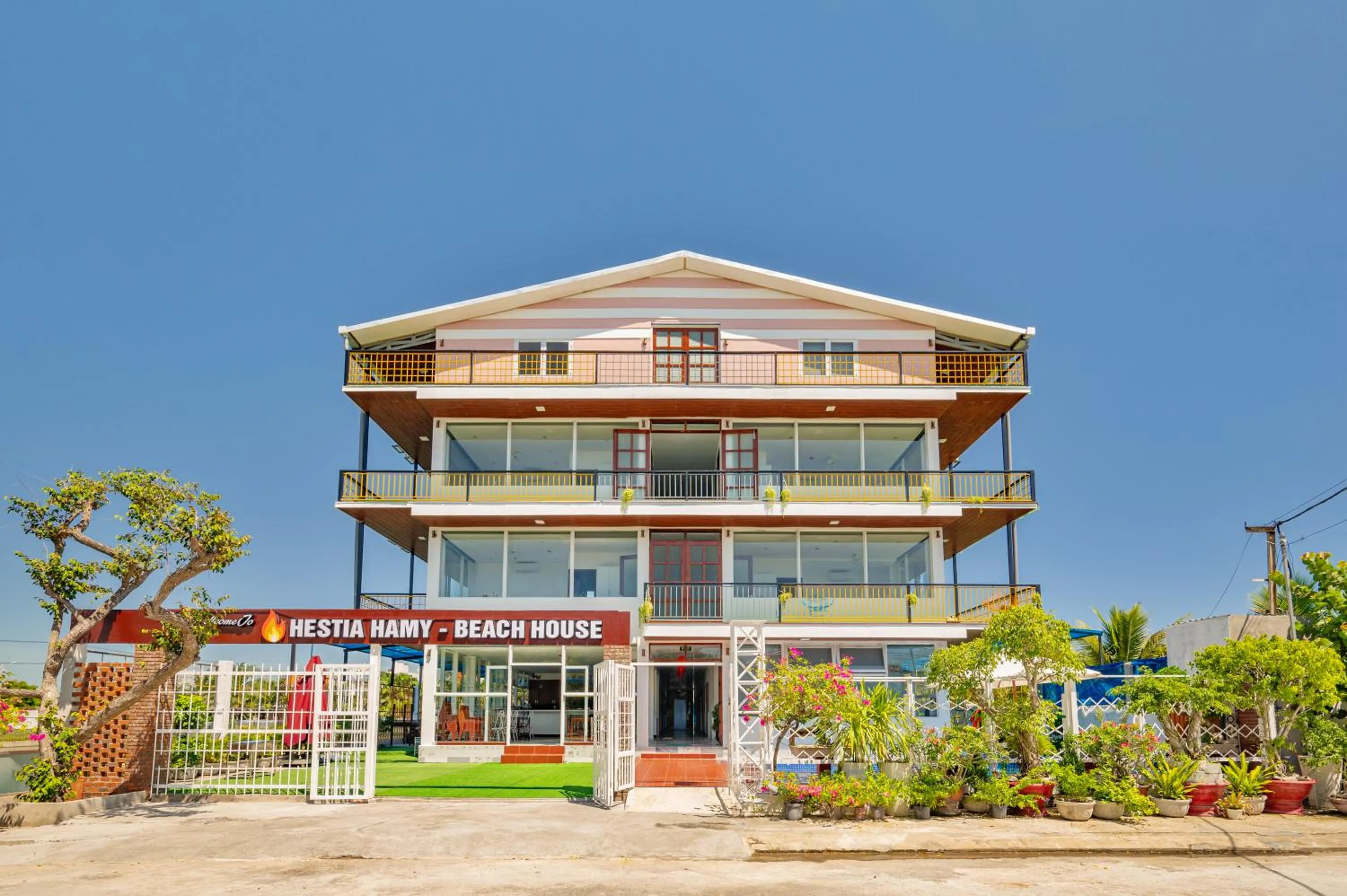 Property building in Hestia HaMy Beach House
