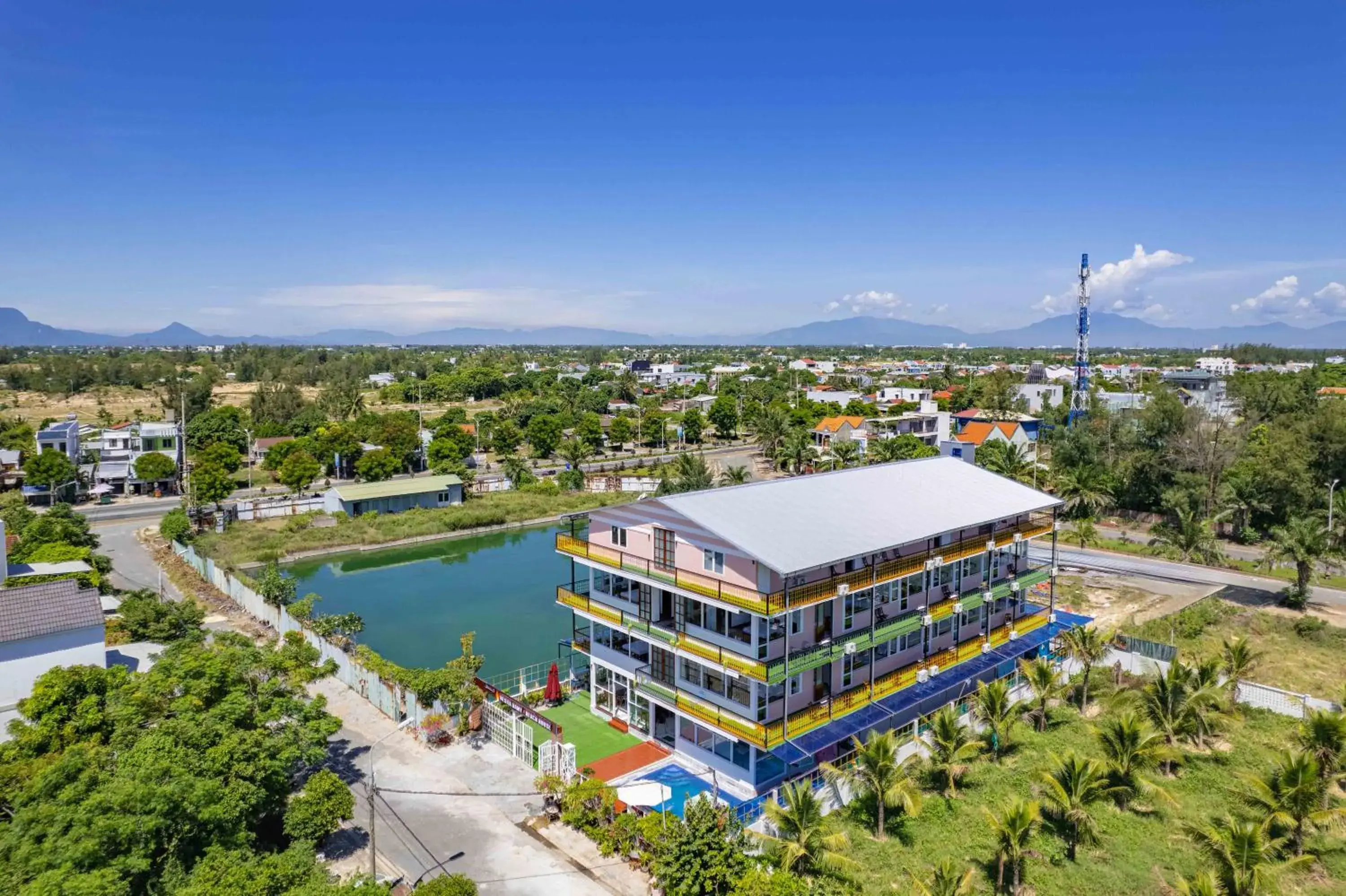 Property building in Hestia HaMy Beach House Property building in Hestia HaMy Beach House