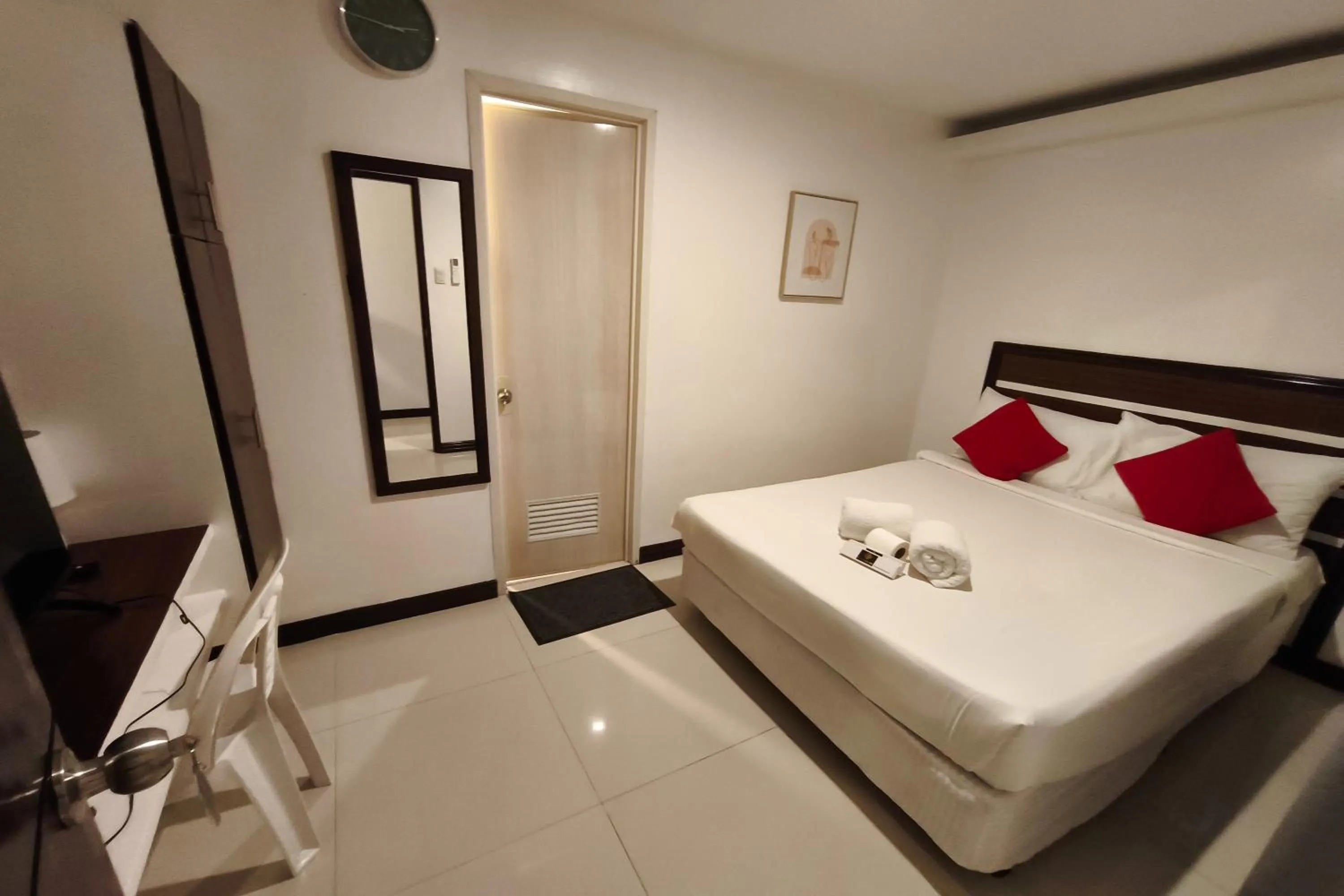 Photo of the whole room, Bed in Ecoland 88 Apartelle and Suite near SM Davao