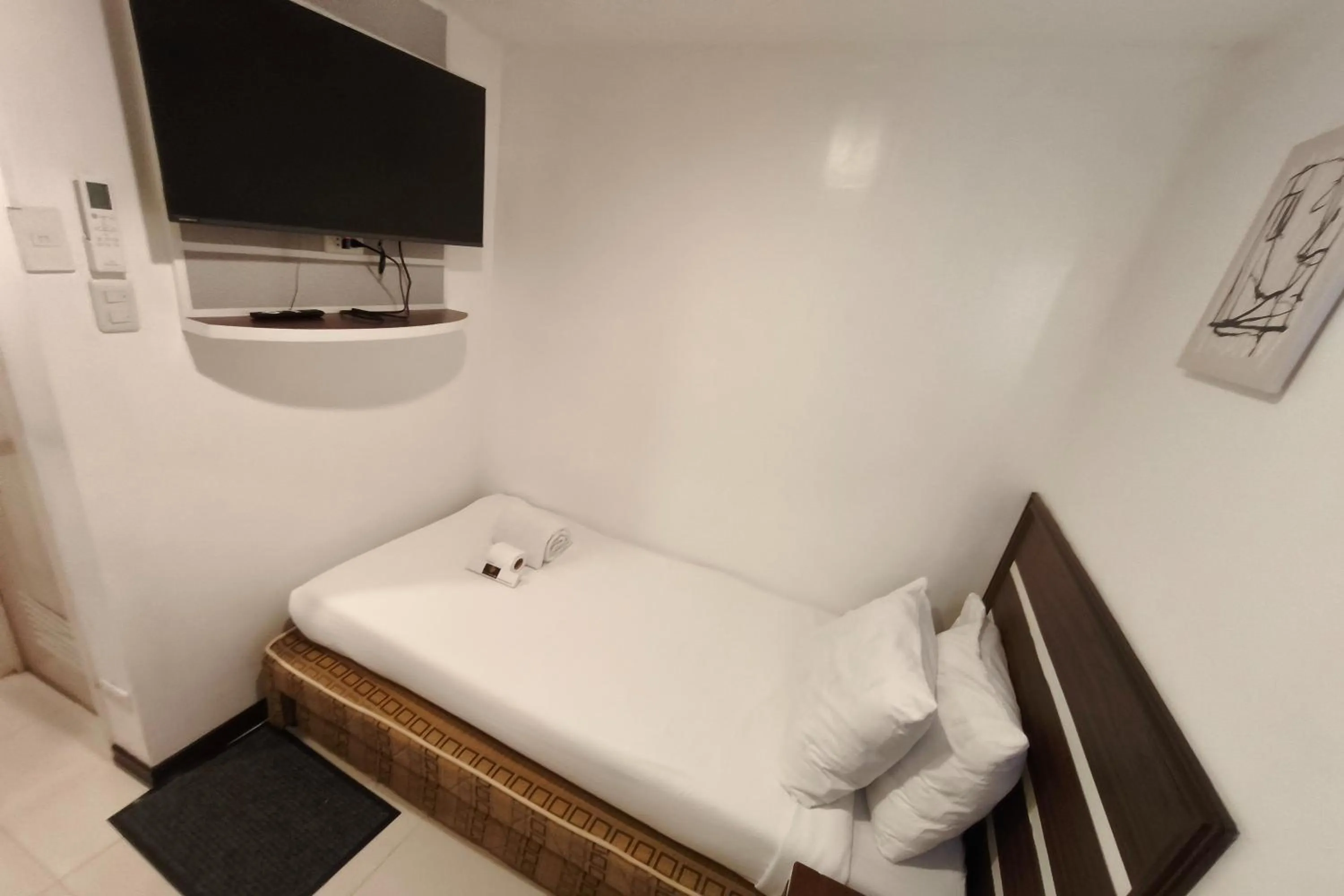 Photo of the whole room, Bed in Ecoland 88 Apartelle and Suite near SM Davao