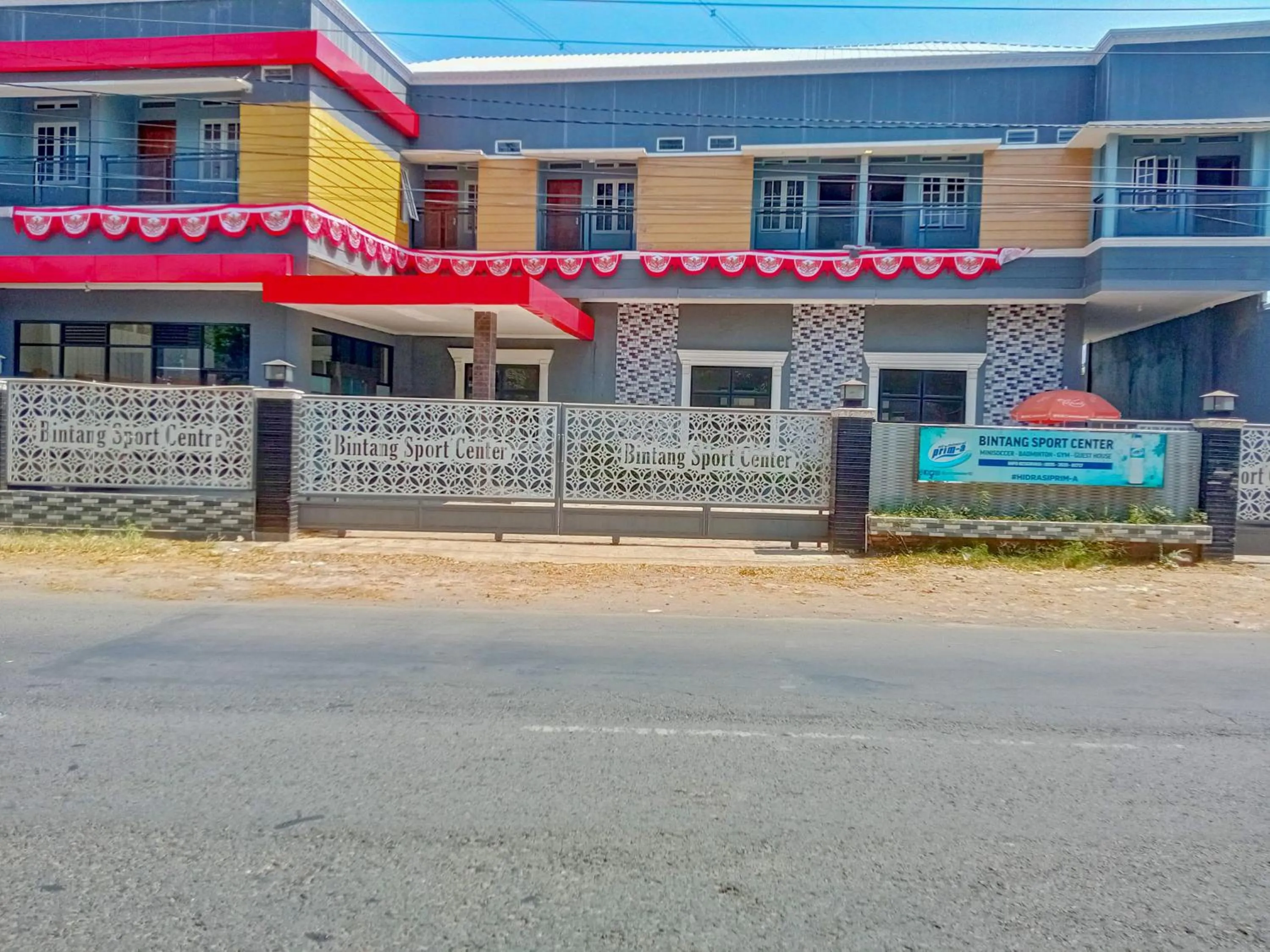 Property building in RedDoorz Near Alun Alun Slawi