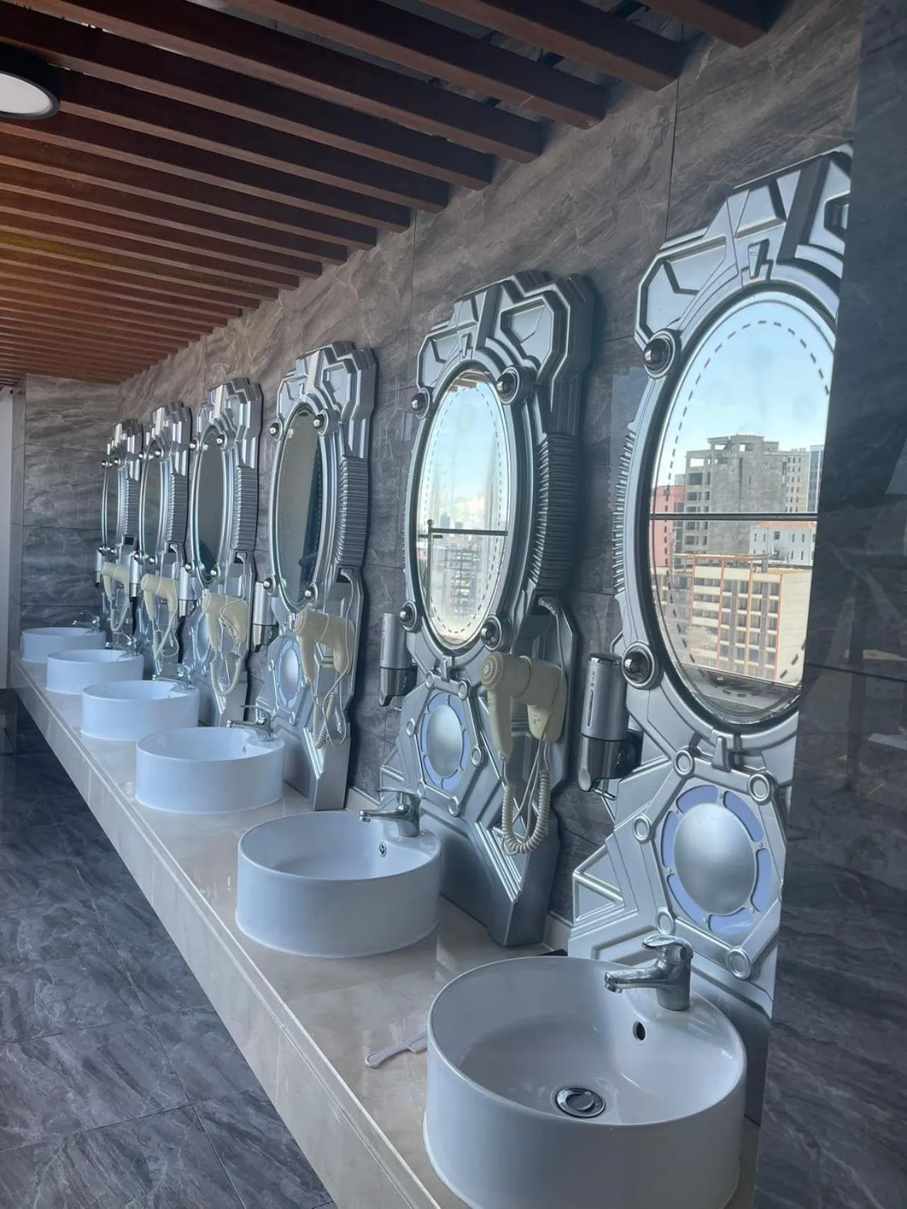 Bathroom in Jianpuke Space Capsule Backpacker Hostel