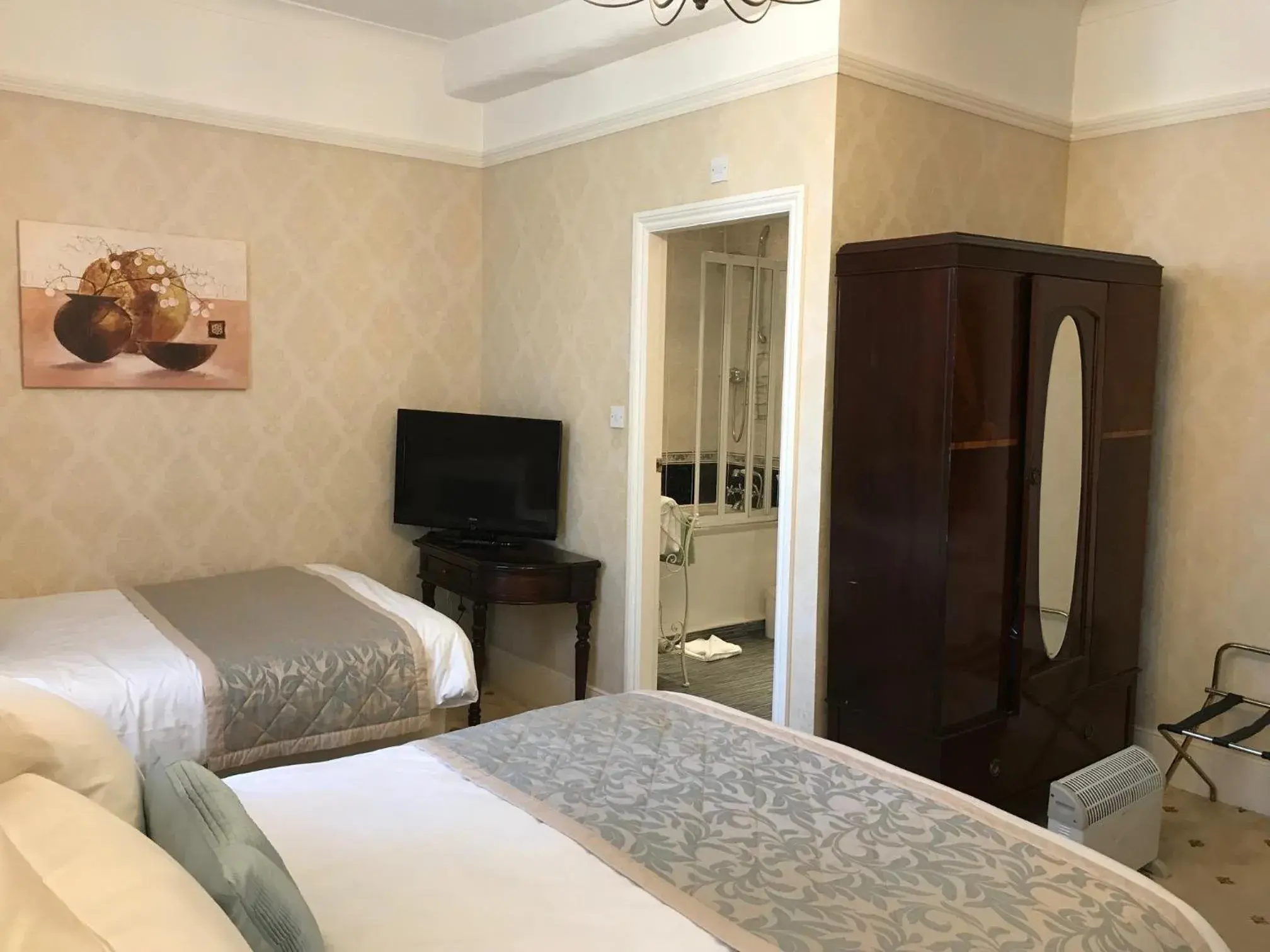 Deluxe Double or Twin Room - single occupancy in Chapel House Deluxe Double or Twin Room - single occupancy in Chapel House