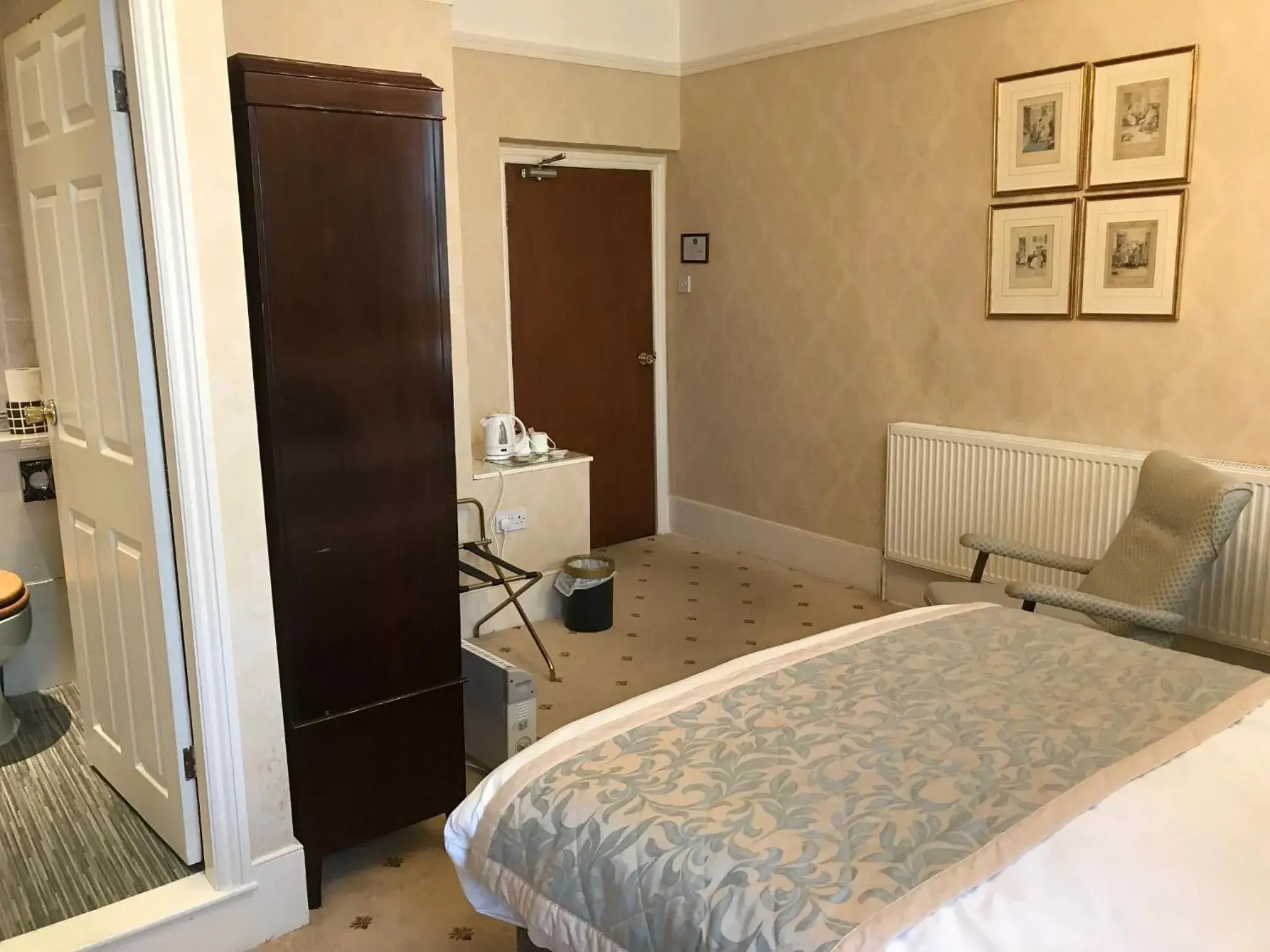 Deluxe Double or Twin Room - single occupancy in Chapel House Deluxe Double or Twin Room - single occupancy in Chapel House