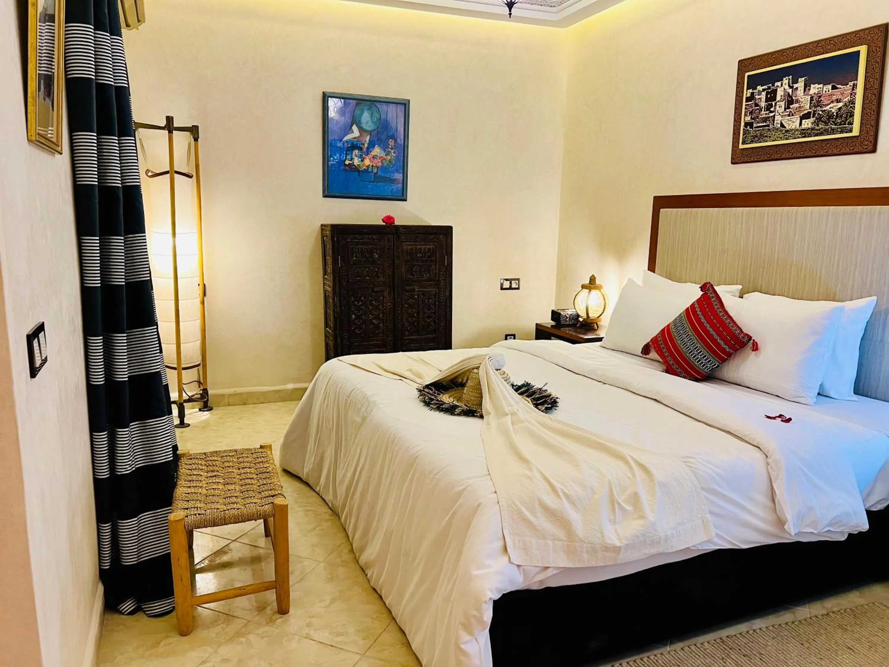 Bed in Riad Tislite & SPA