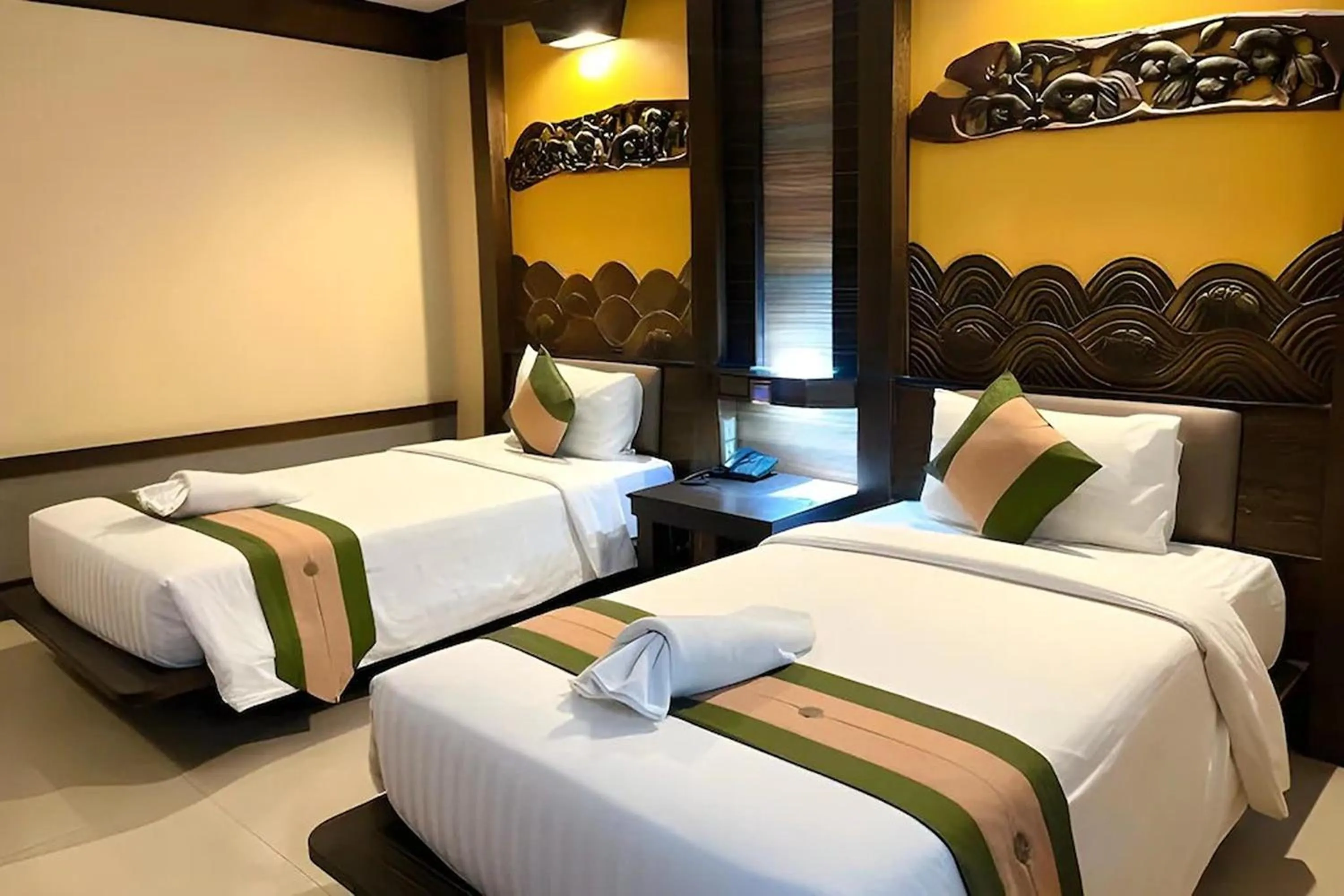 Bed in Ruean Phae Royal Park Hotel