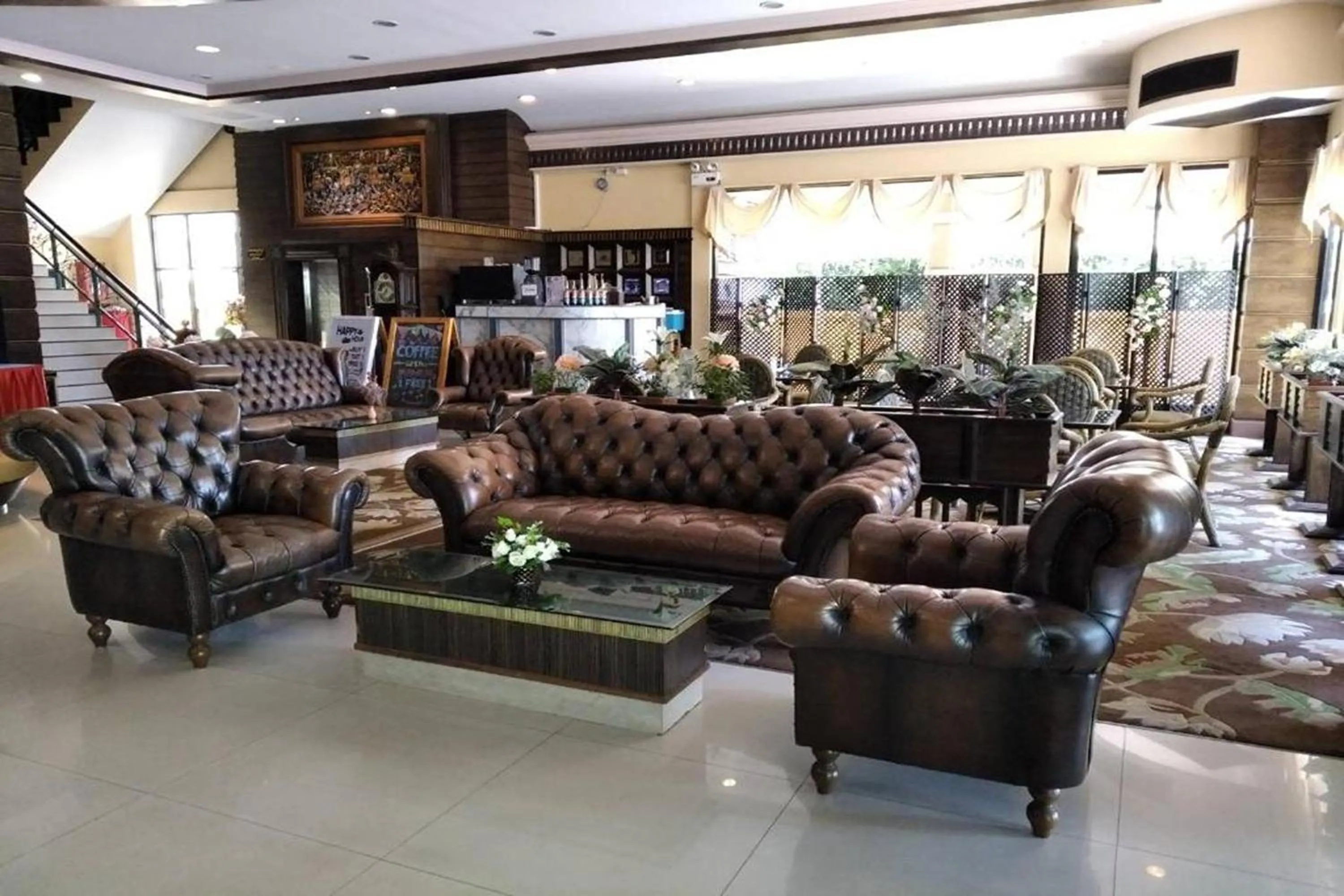 Lobby or reception in Ruean Phae Royal Park Hotel