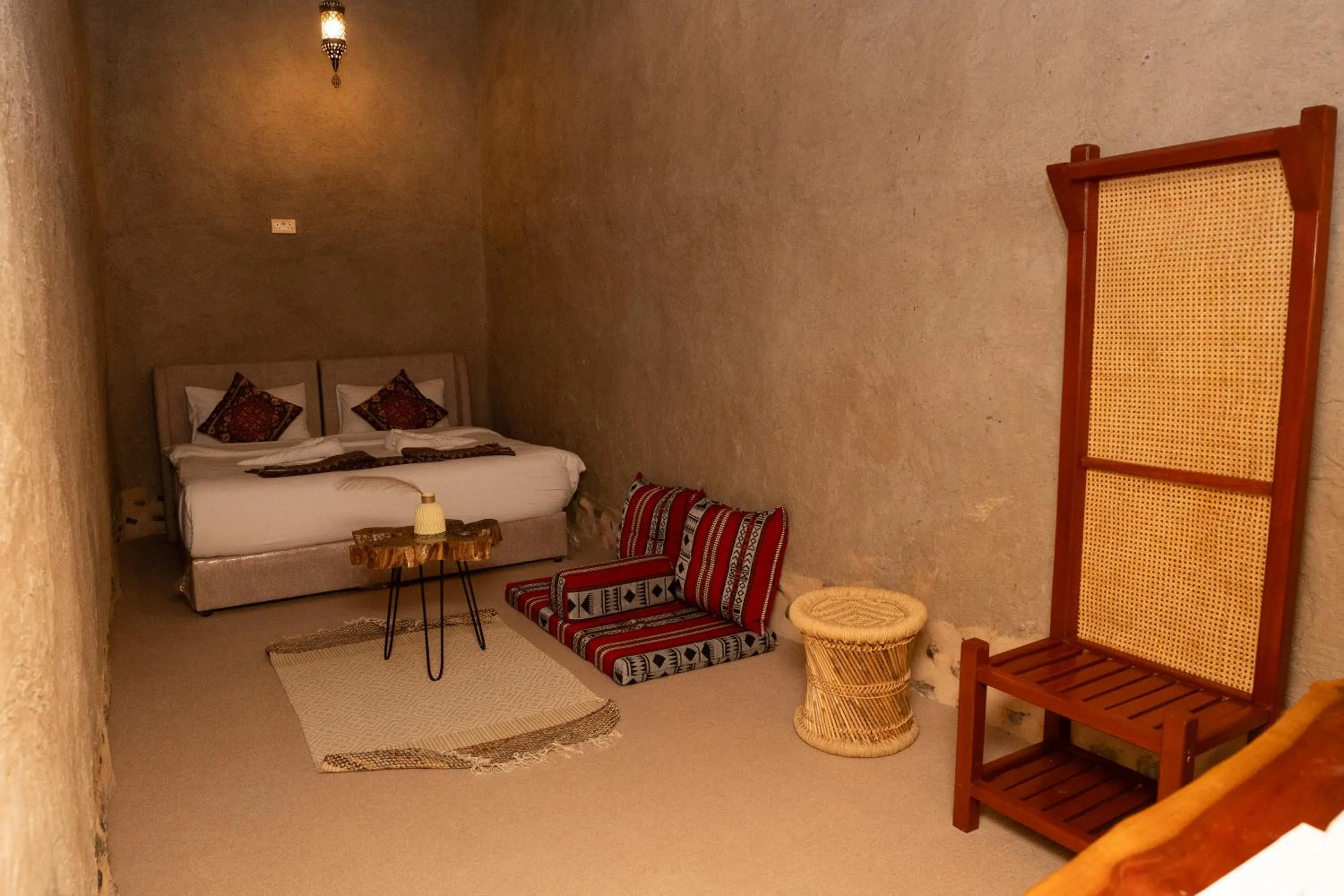 Seating area in Bait Almuallem By Nomad