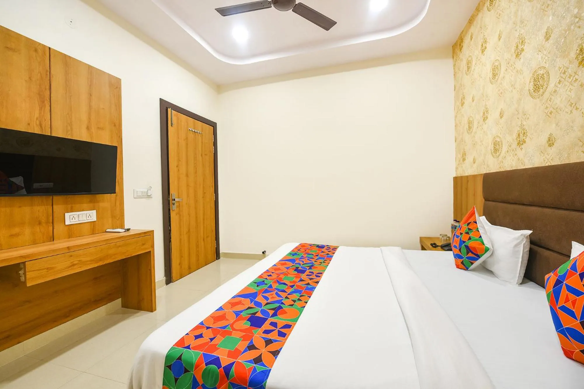 Bed in FabHotel Golden Tree