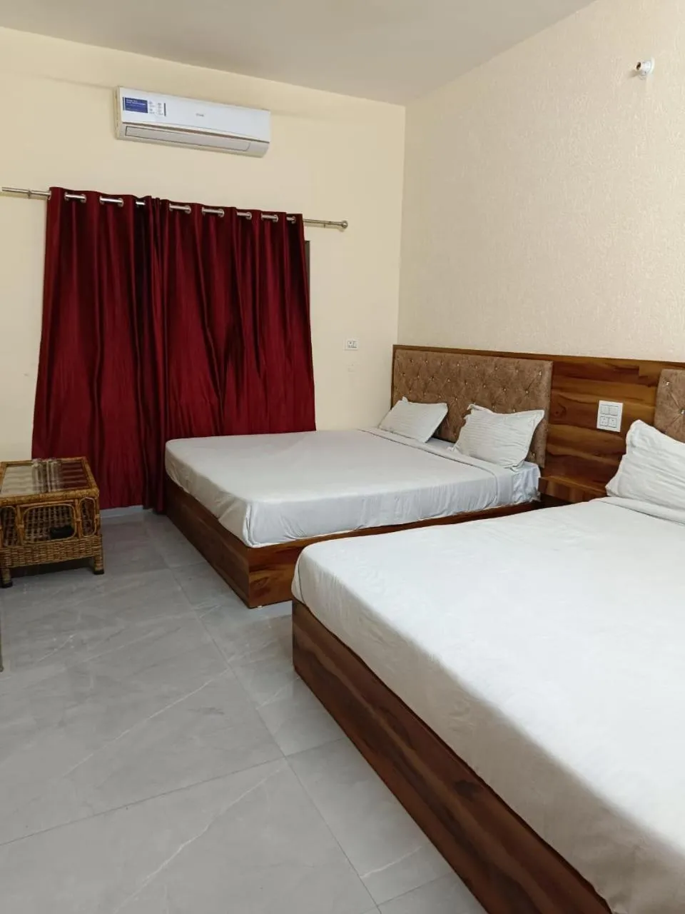 Bed in Hotel Shiv Ganga