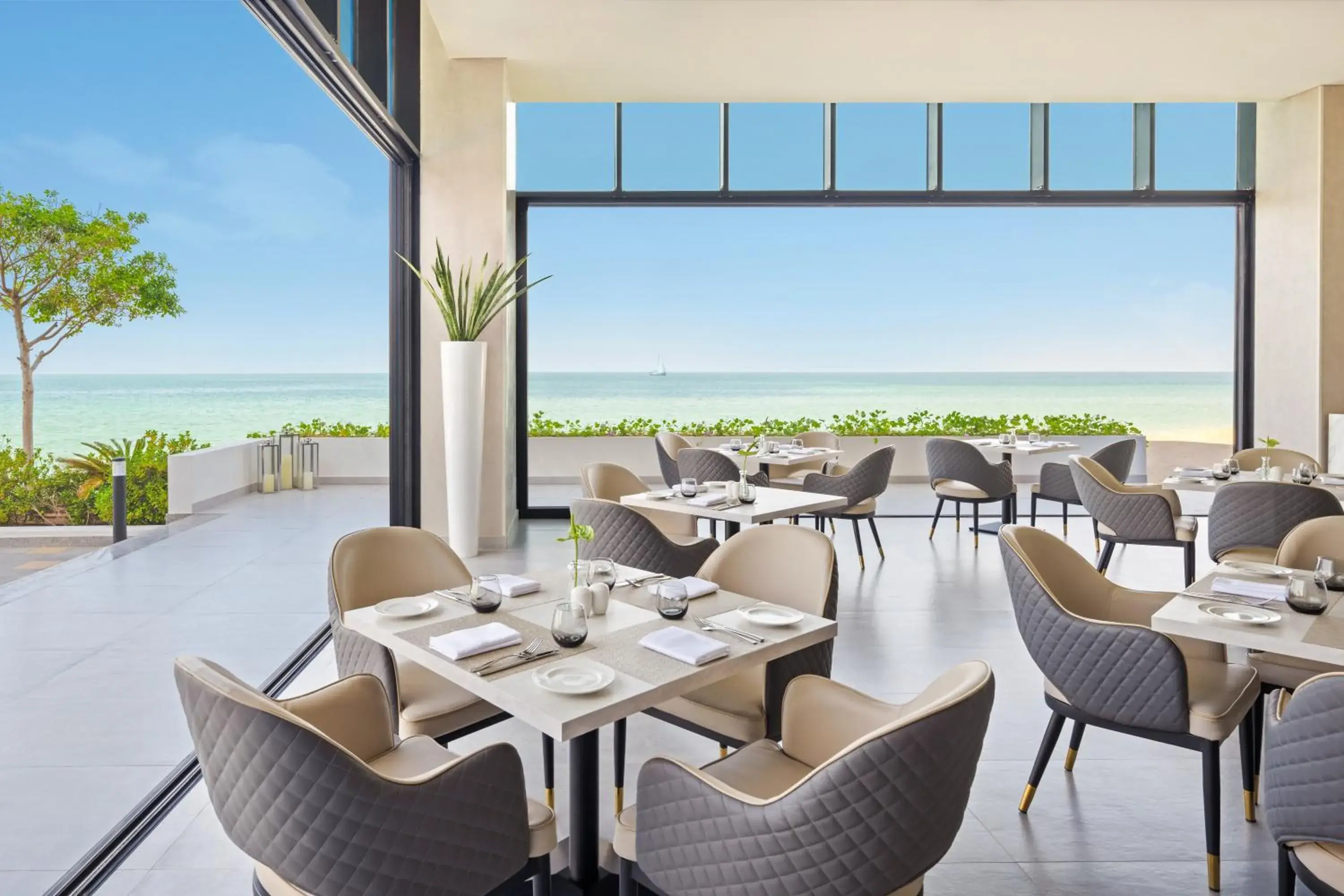 Restaurant/places to eat in Beach Bay Hotel Mirfa Restaurant/places to eat in Beach Bay Hotel Mirfa