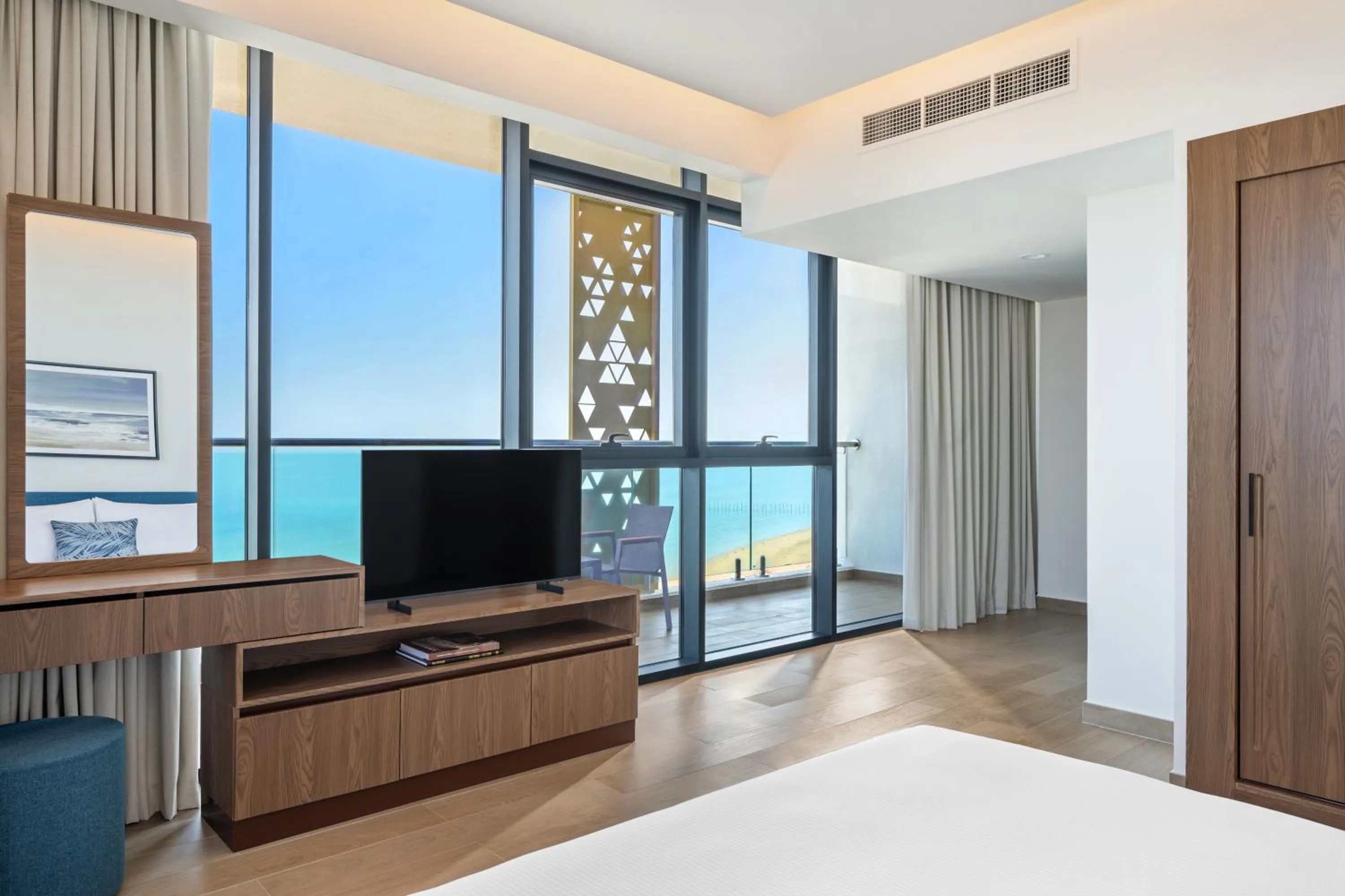 Sea view, Bed in Beach Bay Hotel Mirfa