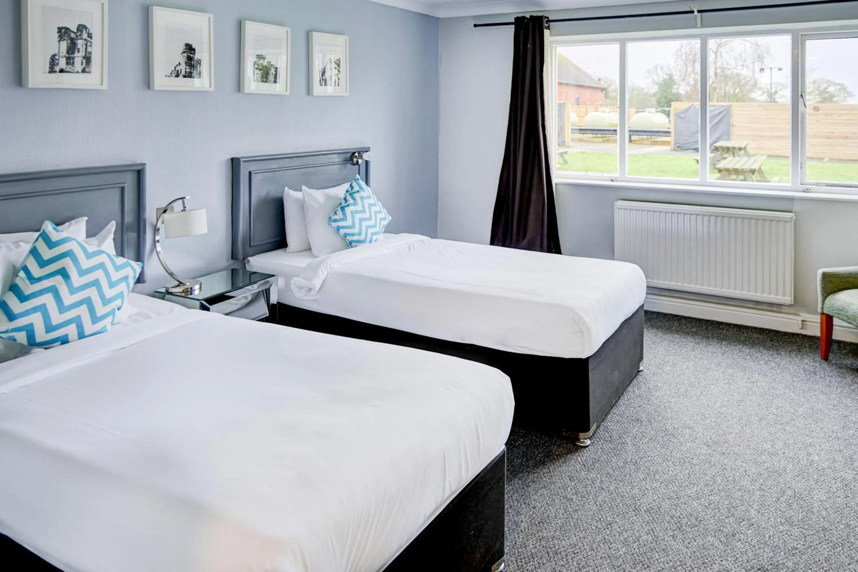 Bedroom, Bed in Warwickshire Park Hotel Kenilworth by Belvilla