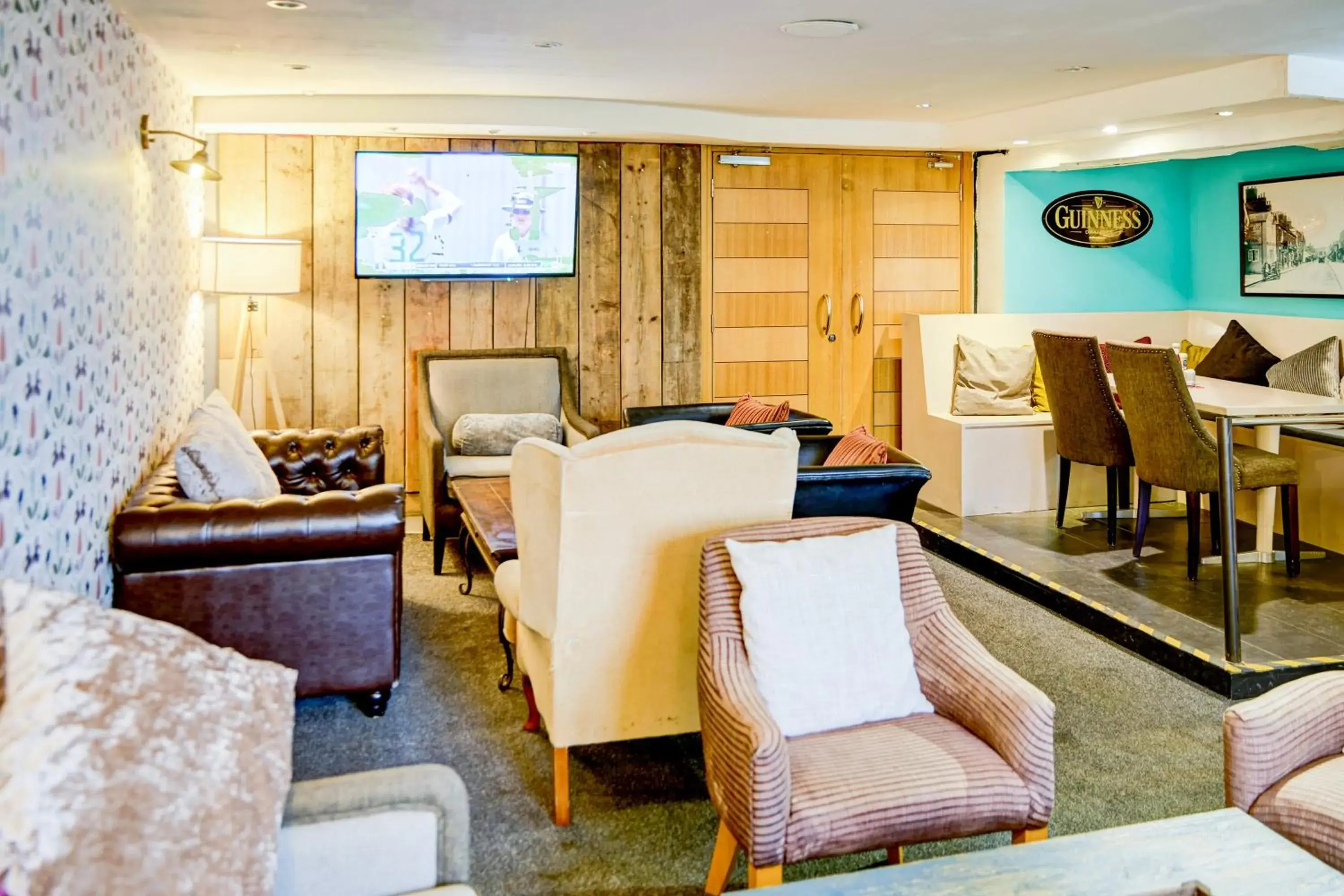 Lobby or reception in Warwickshire Park Hotel Kenilworth by Belvilla Lobby or reception in Warwickshire Park Hotel Kenilworth by Belvilla