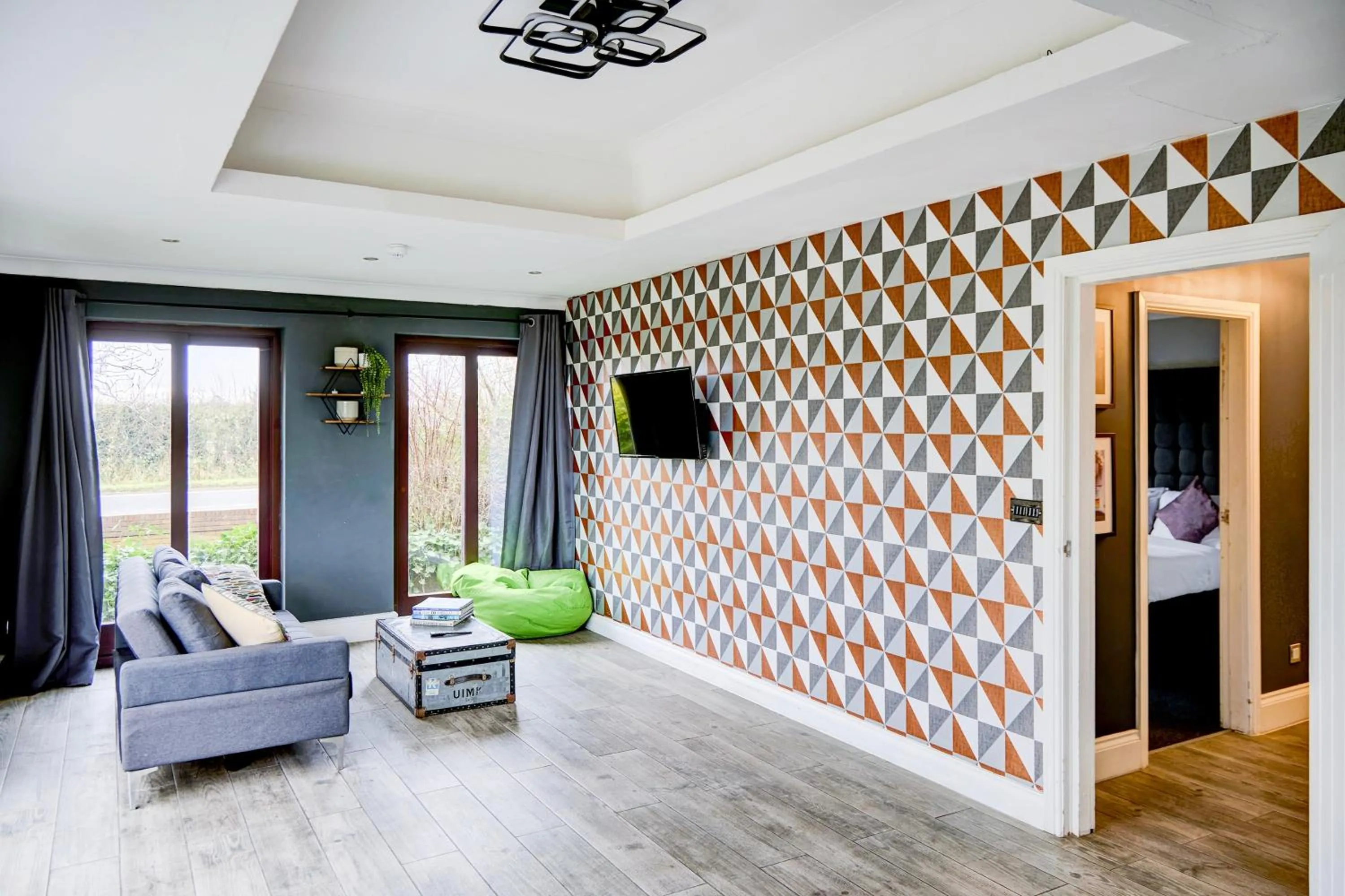 Bedroom in Warwickshire Park Hotel Kenilworth by Belvilla