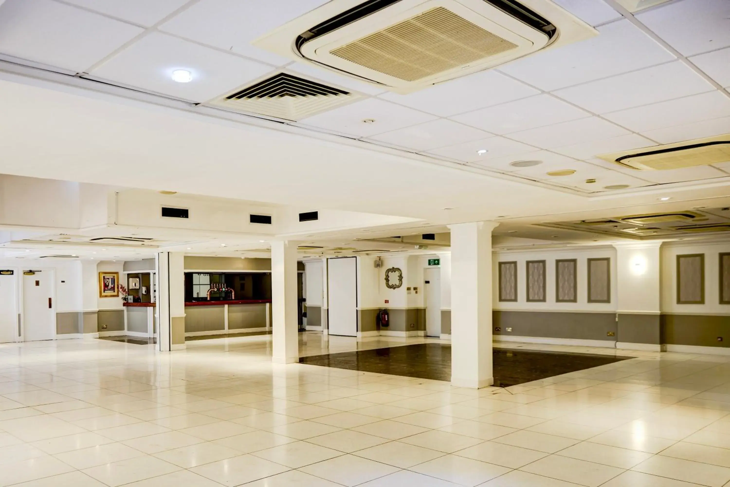 Lobby or reception in Warwickshire Park Hotel Kenilworth by Belvilla Lobby or reception in Warwickshire Park Hotel Kenilworth by Belvilla