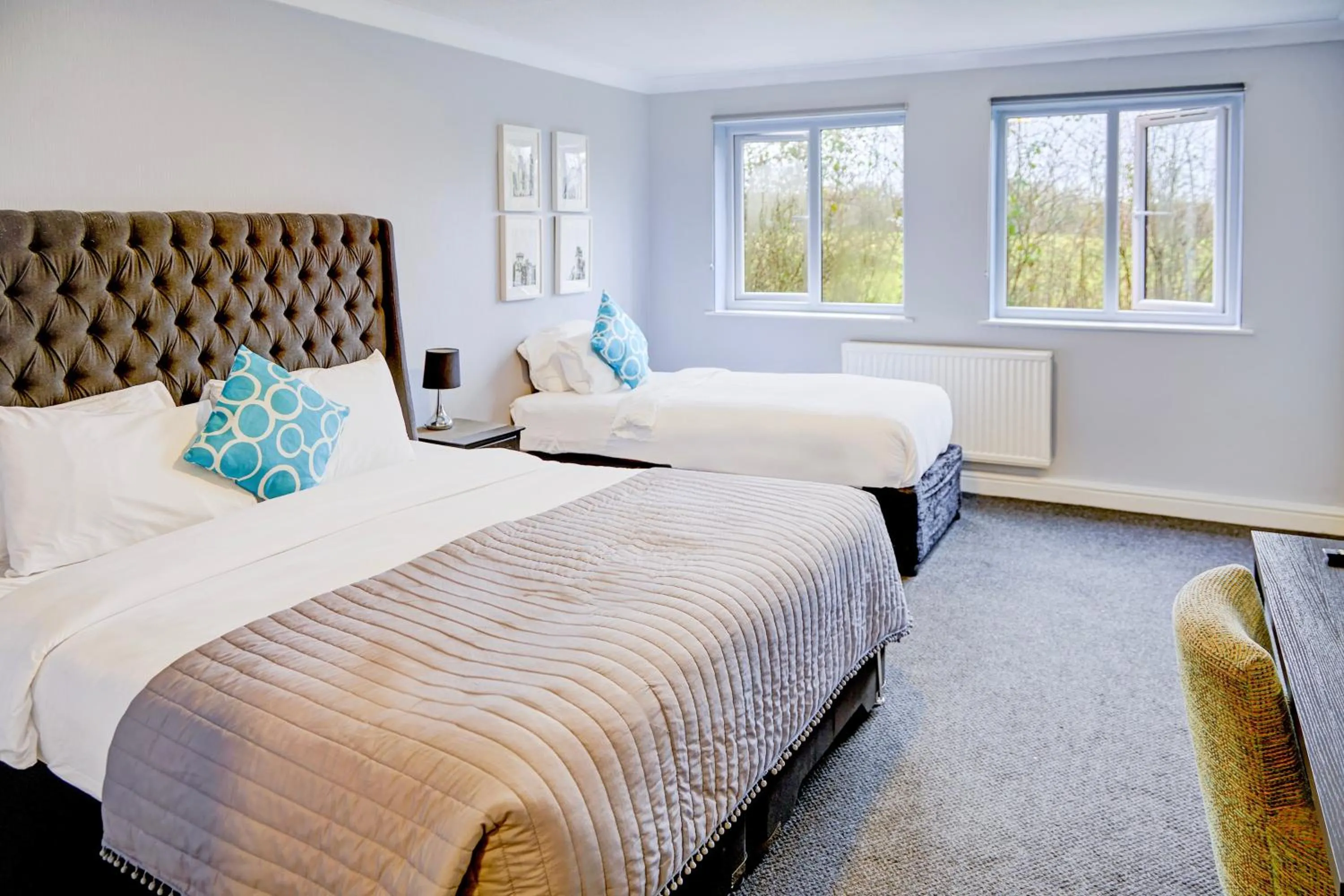 Bedroom, Bed in Warwickshire Park Hotel Kenilworth by Belvilla