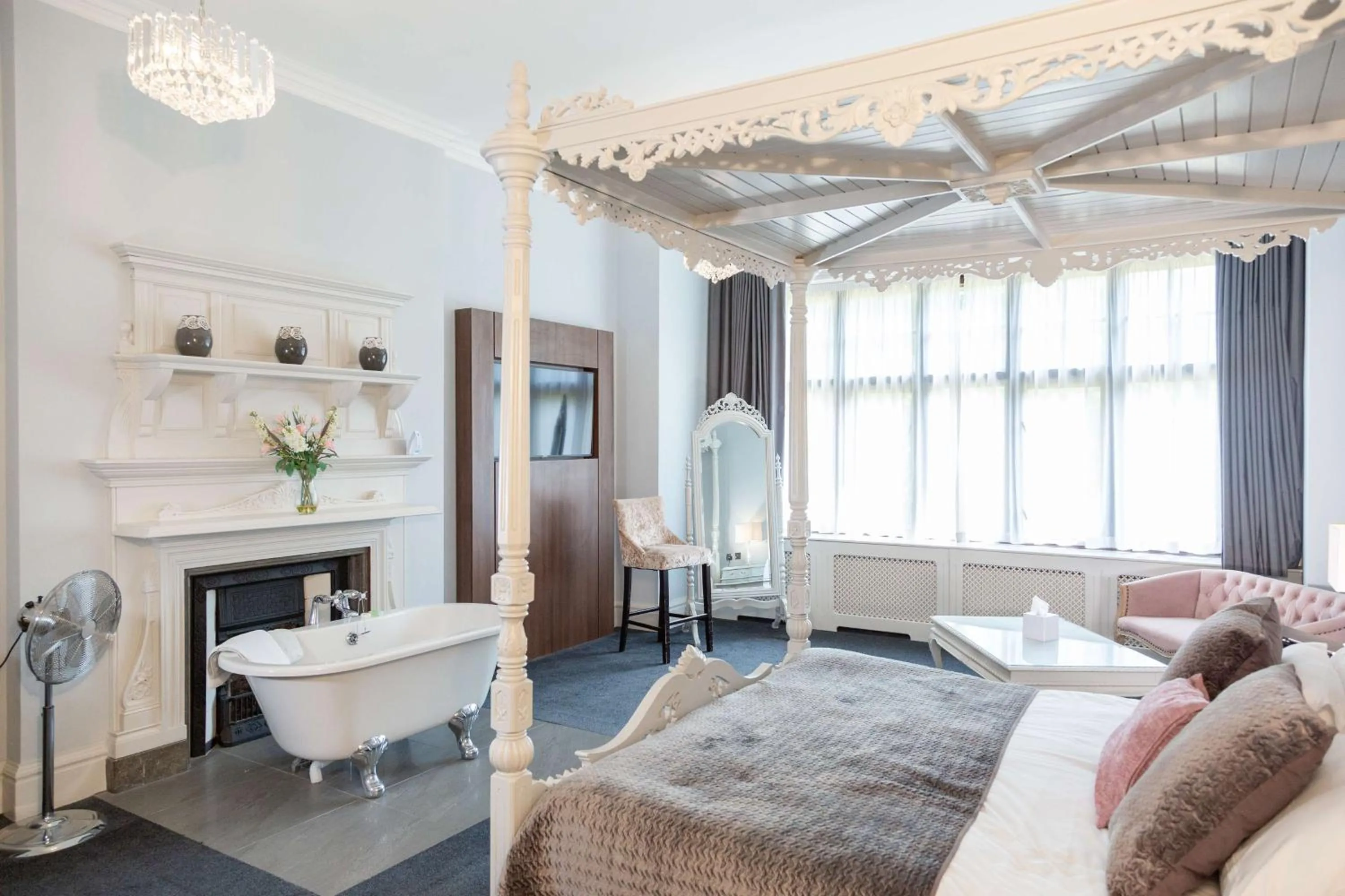 Photo of the whole room, Bed in Stanhill Court Hotel, a member of Radisson Individuals