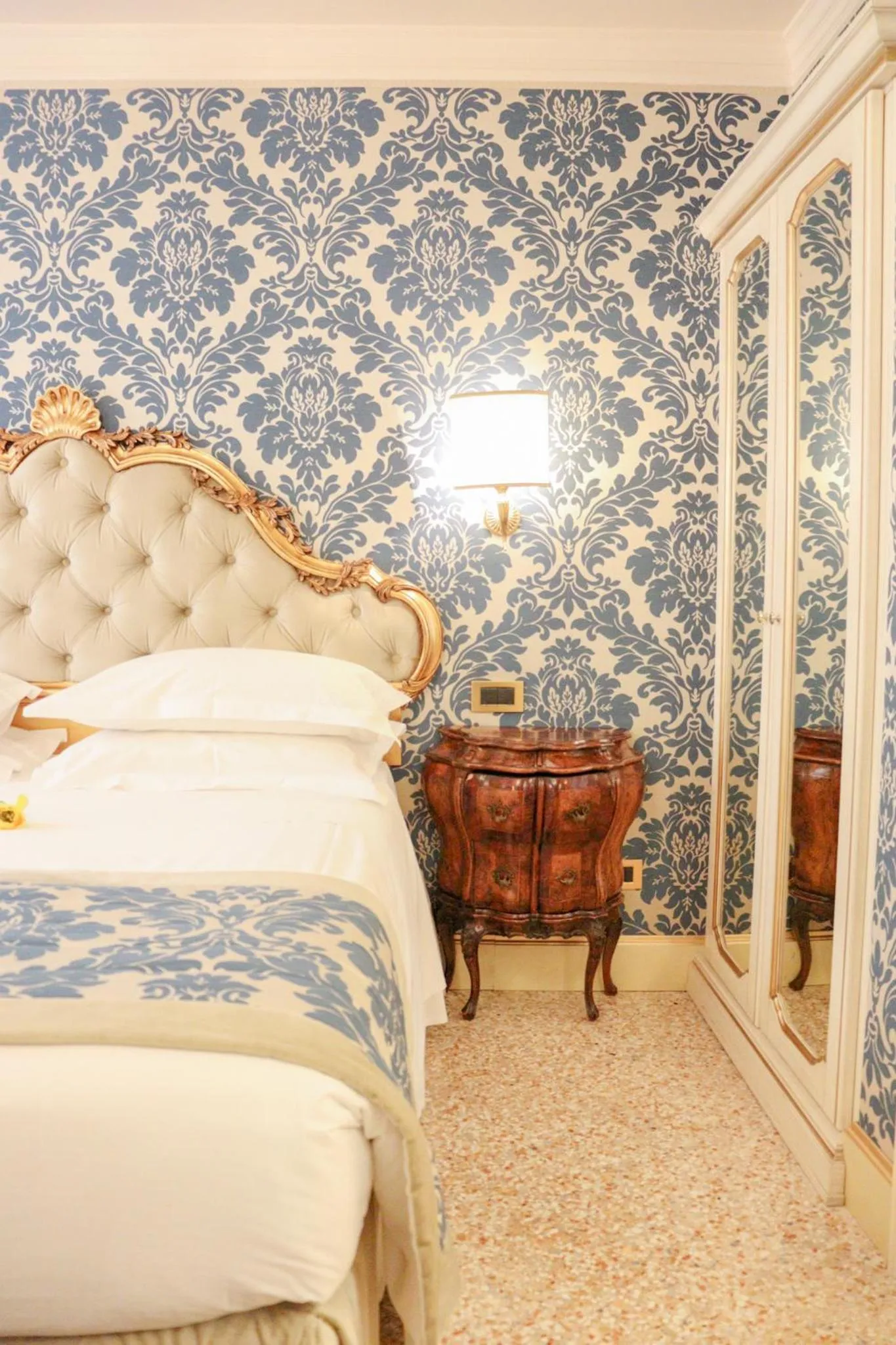 Bed in Hotel Ai Cavalieri di Venezia
