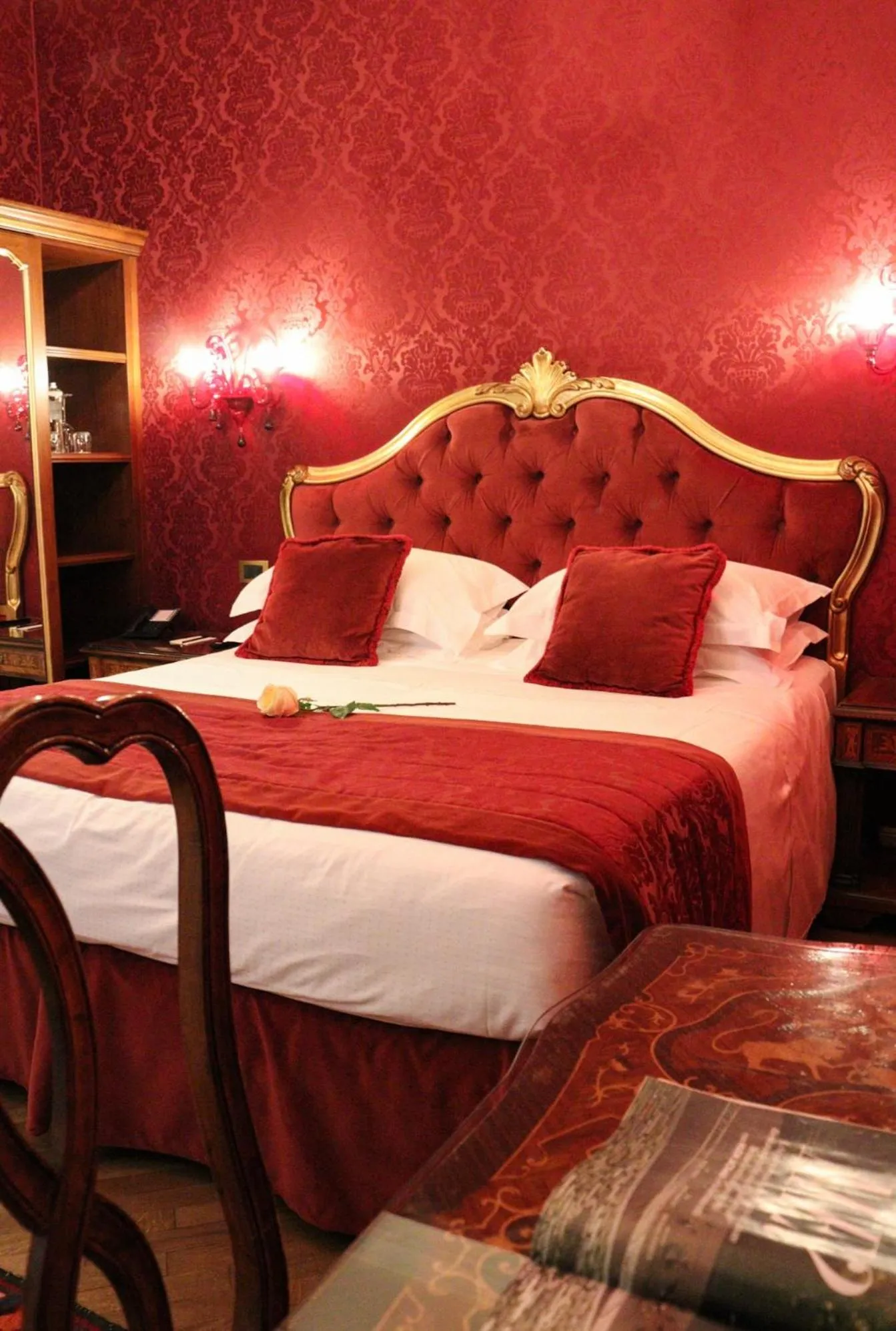 Bed in Hotel Ai Cavalieri di Venezia