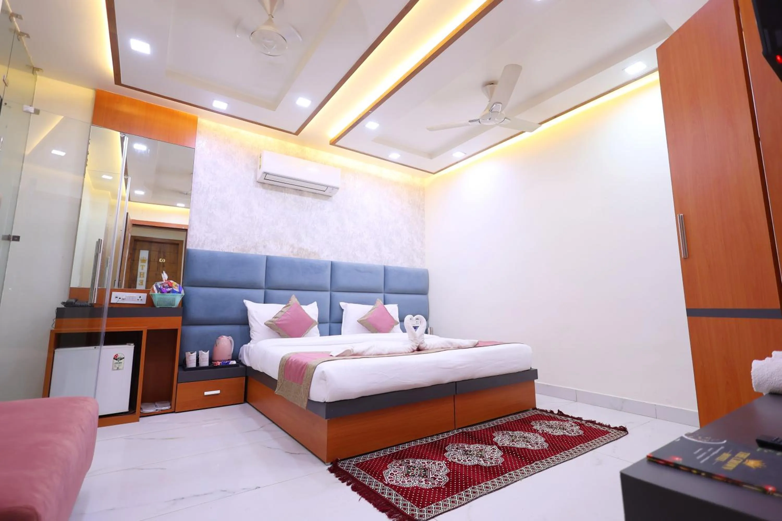 Bedroom, Bed in The Crown Hotel Agra near Taj Mahal & Restaurant