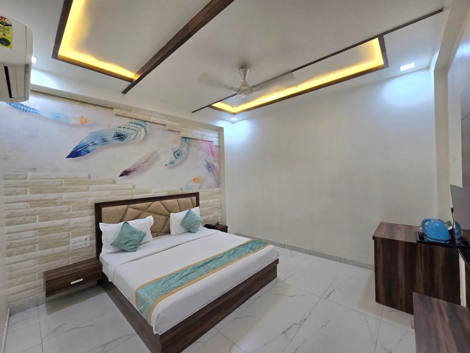 Bedroom, Bed in The Crown Hotel Agra near Taj Mahal & Restaurant