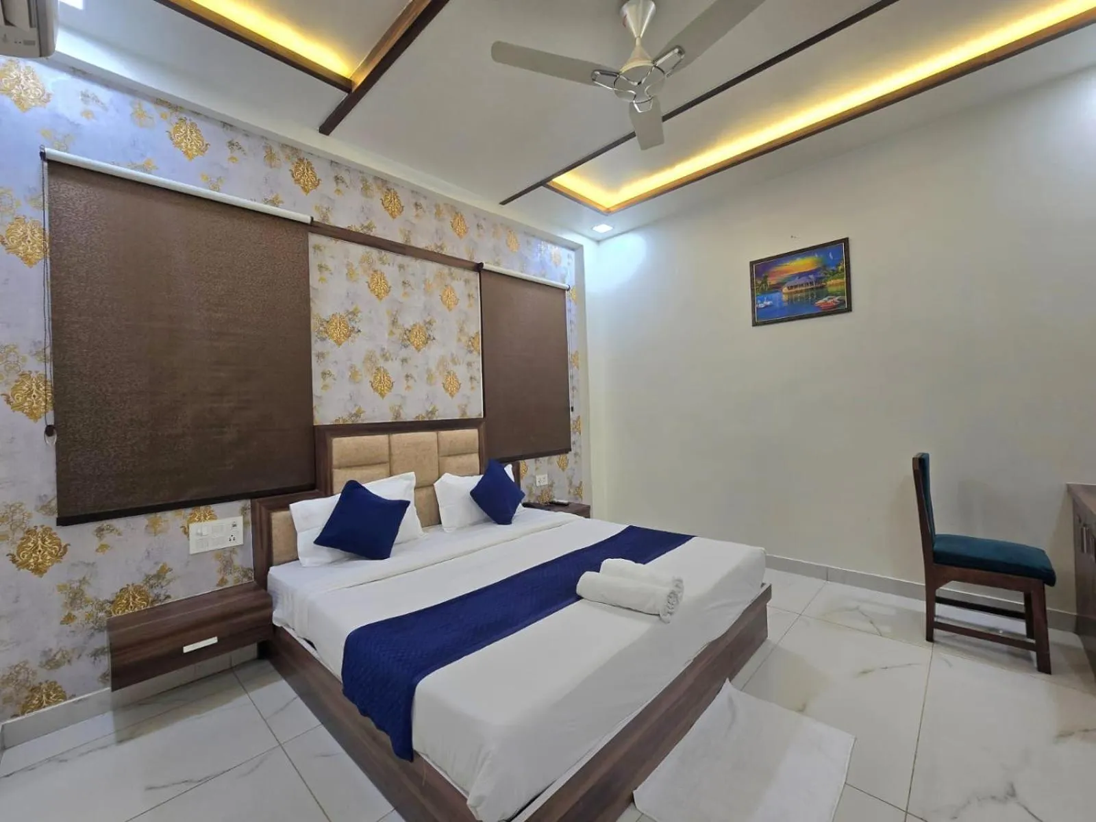 Bedroom, Bed in The Crown Hotel Agra near Taj Mahal & Restaurant