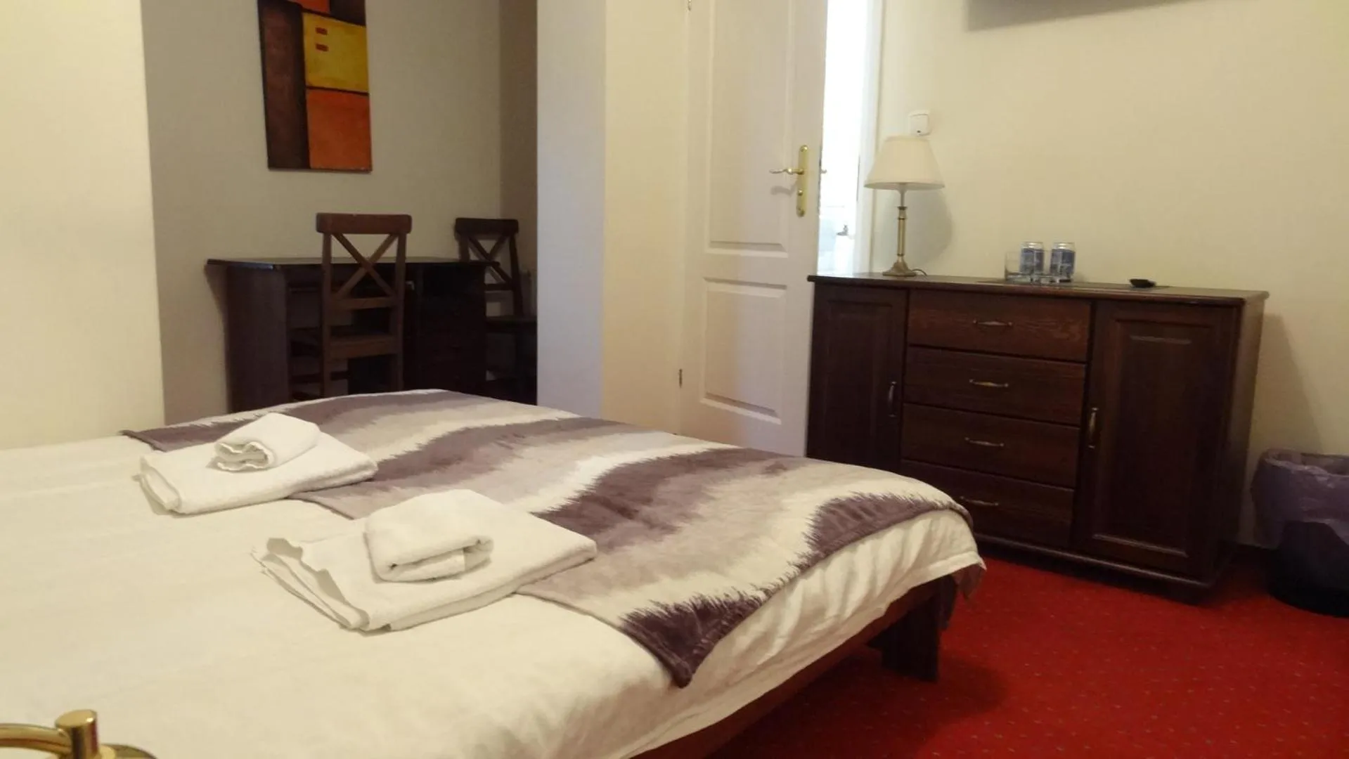 Photo of the whole room, Bed in Dworek Szwajcaria