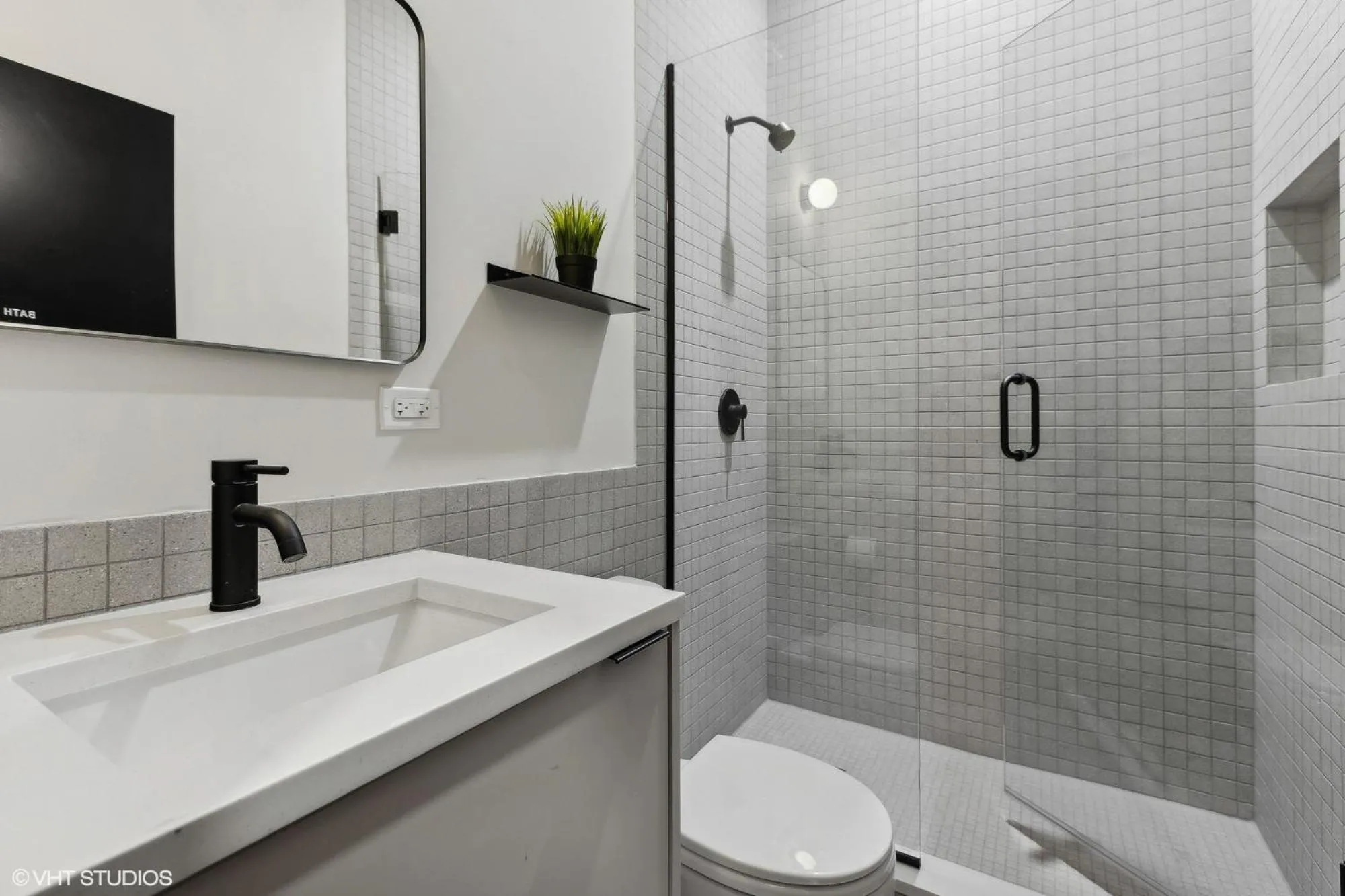Bathroom in Logan Square SRO Hotel