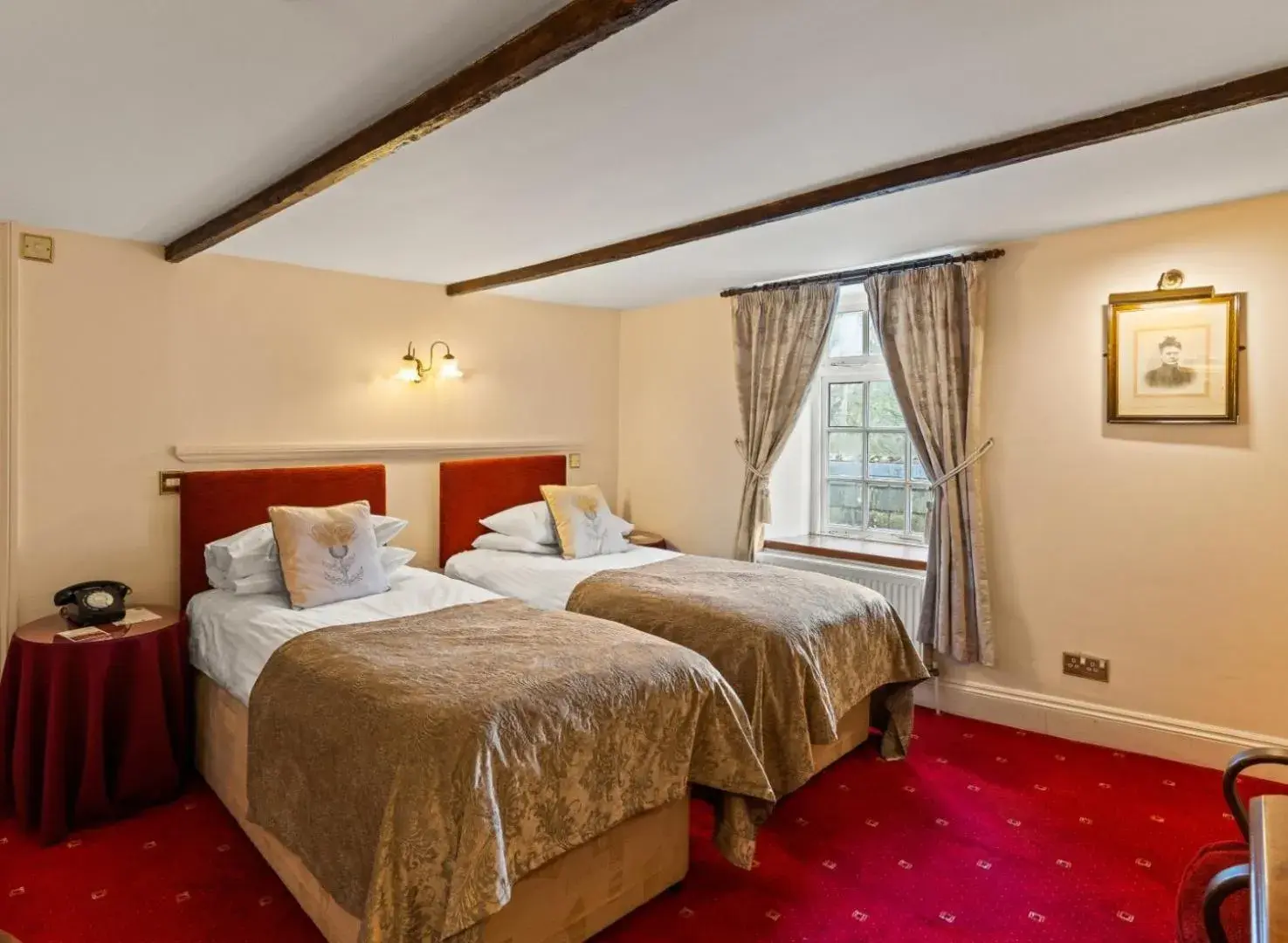 Twin Room - single occupancy in Two Bridges Hotel Twin Room - single occupancy in Two Bridges Hotel