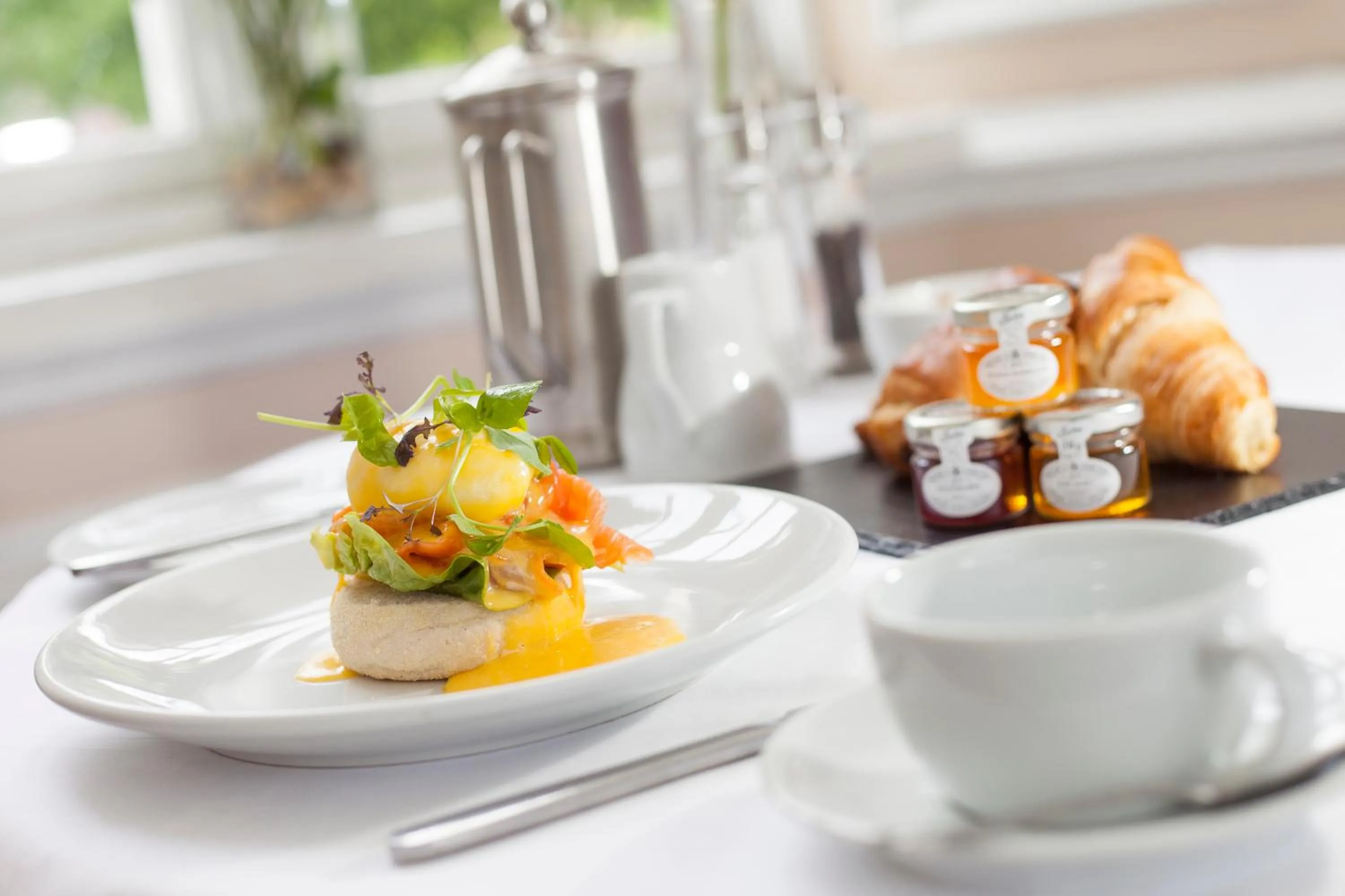 Food and drinks in Two Bridges Hotel