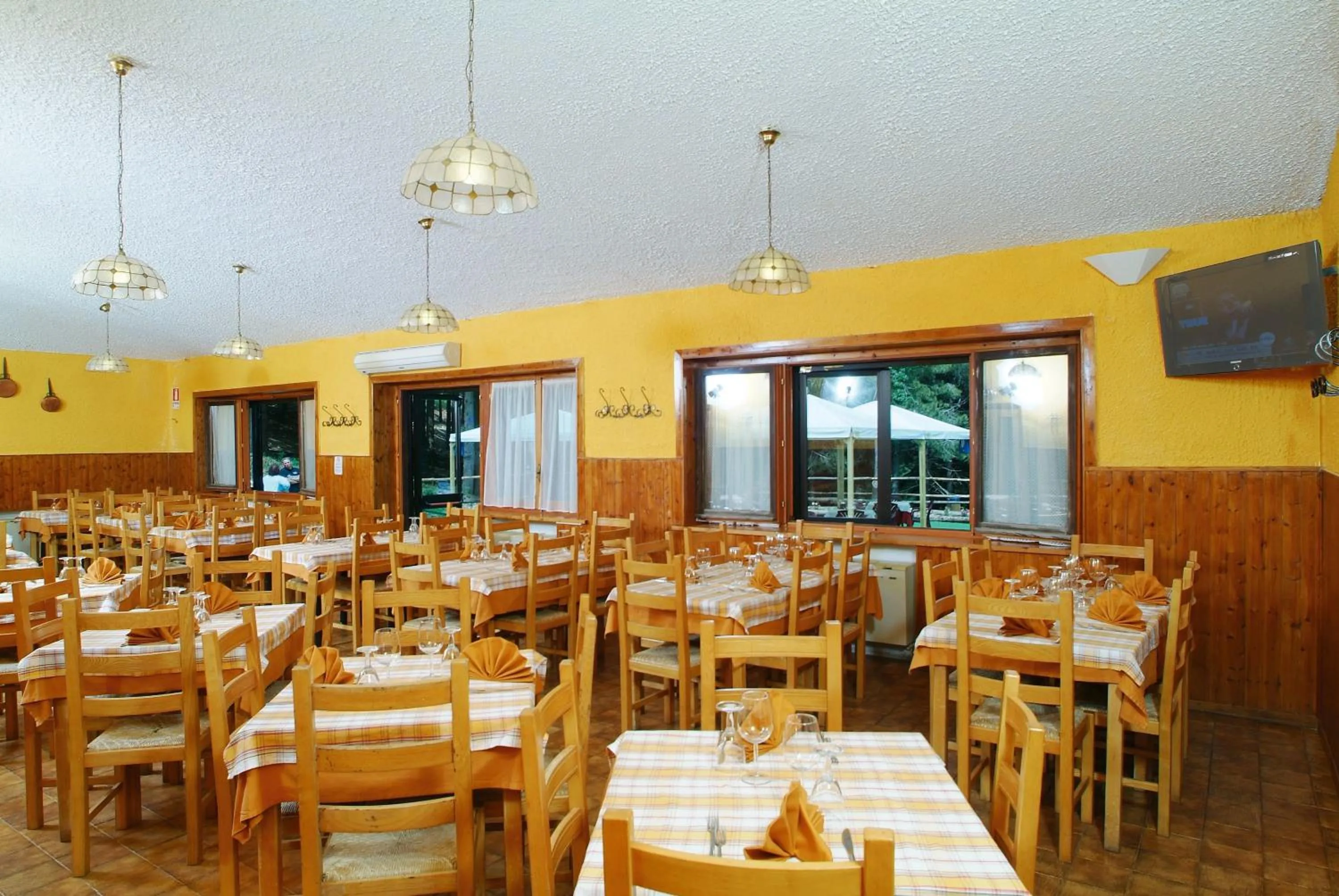 Restaurant/places to eat in La Pinetina