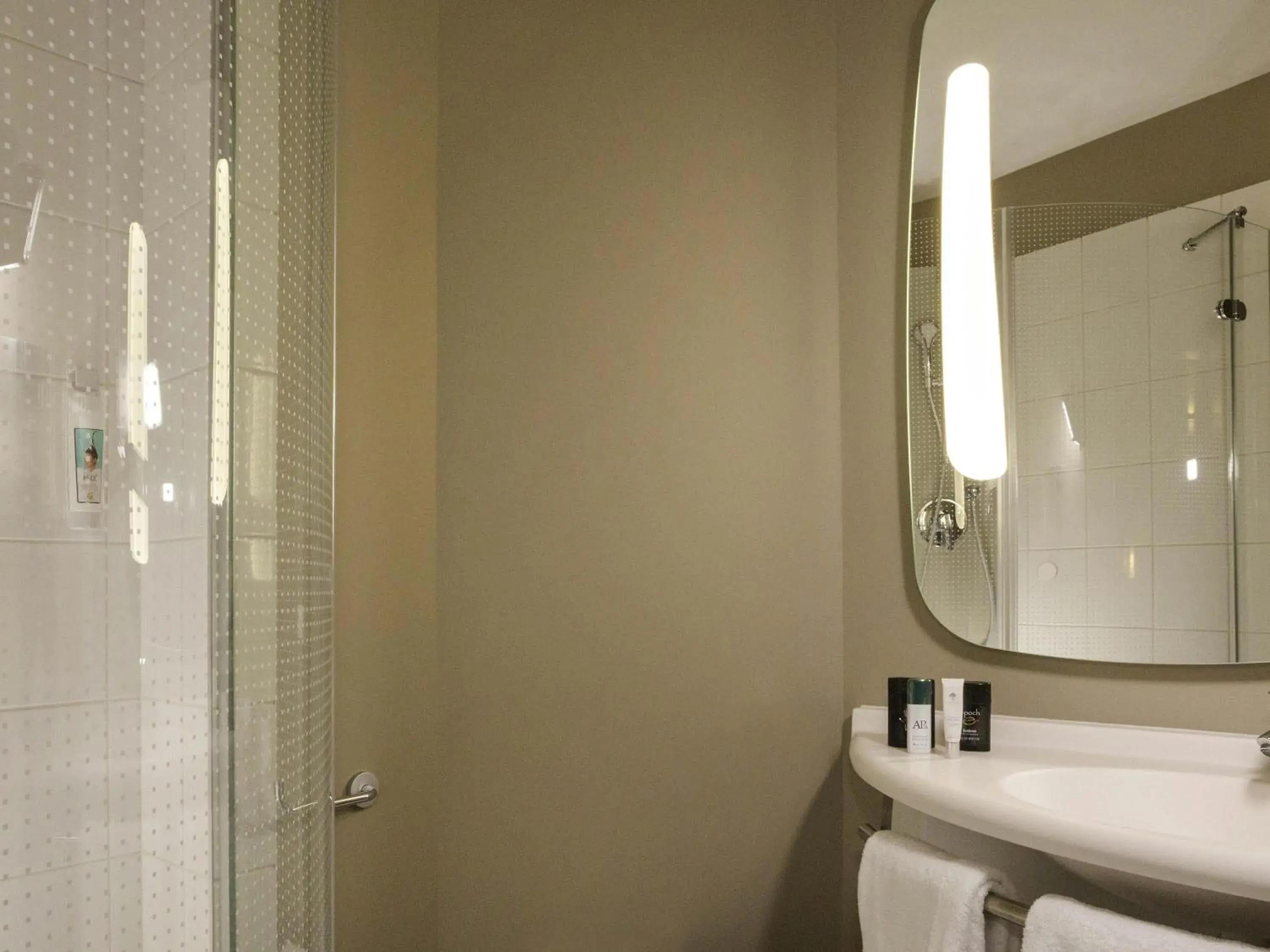 Bedroom in ibis Lille Centre Grand Palais Bedroom in ibis Lille Centre Grand Palais