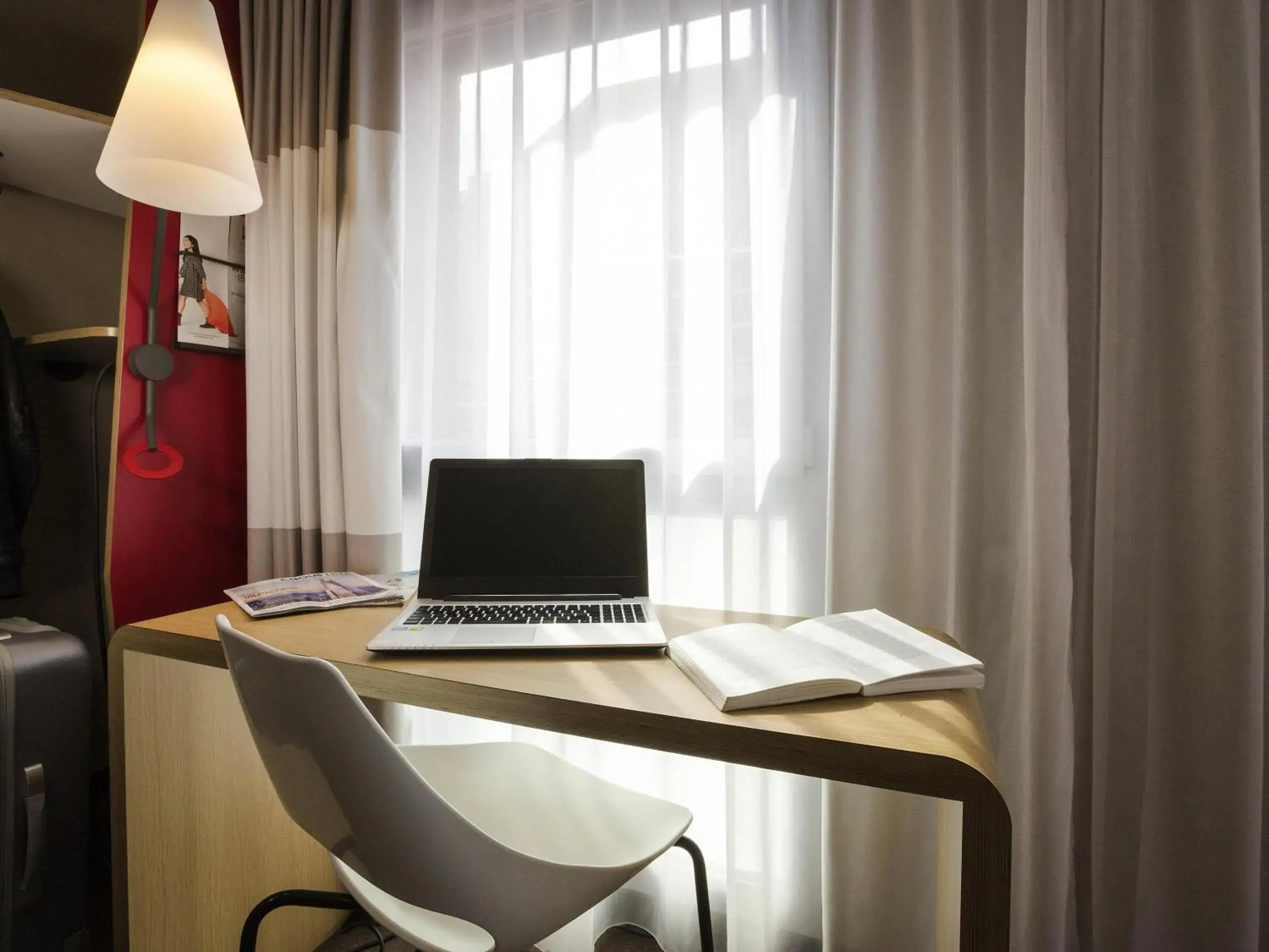 Bedroom in ibis Lille Centre Grand Palais Bedroom in ibis Lille Centre Grand Palais