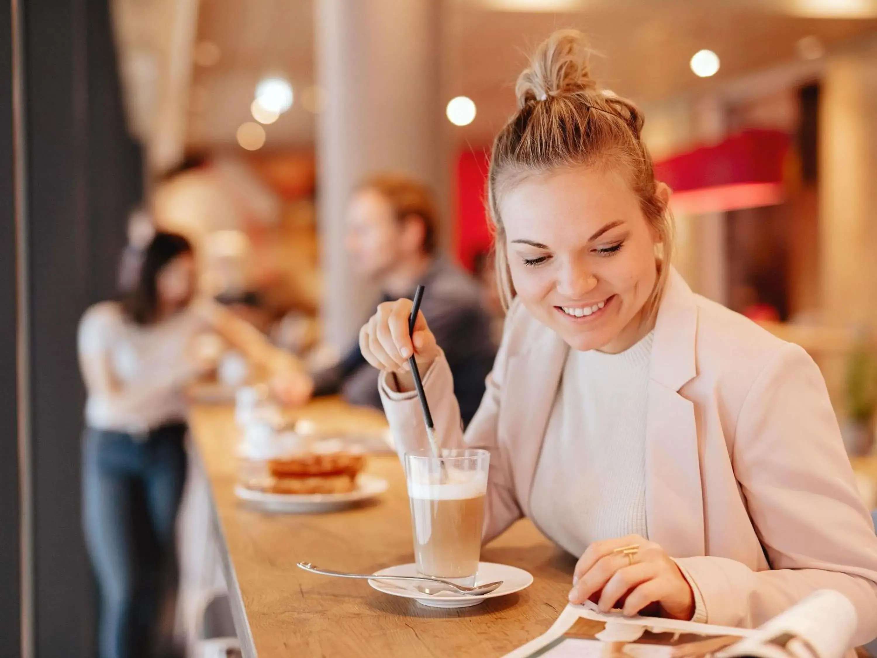 Lounge or bar in ibis Lille Centre Grand Palais Lounge or bar in ibis Lille Centre Grand Palais