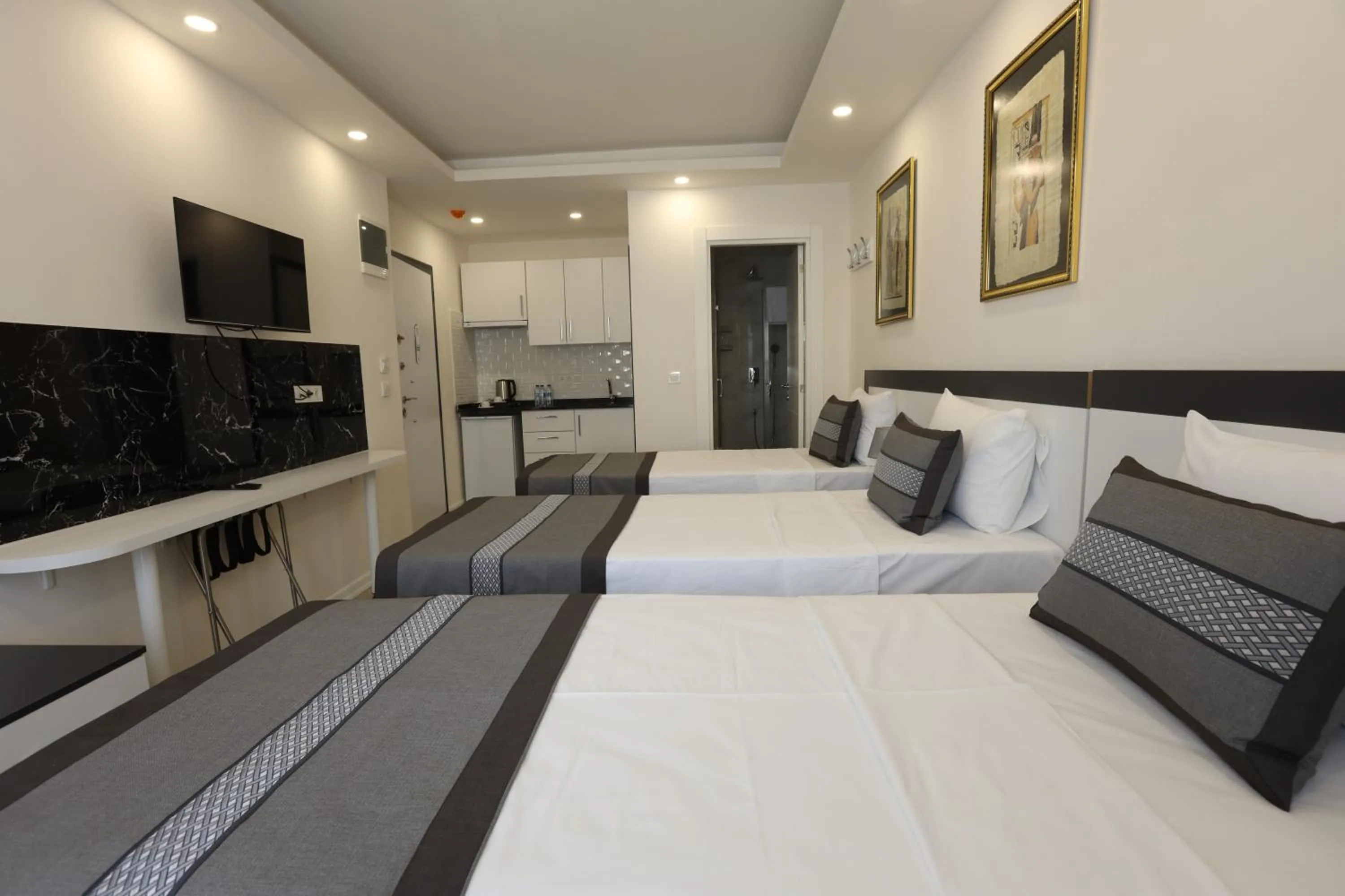 TV and multimedia, Bed in Askadar Çatı Otel